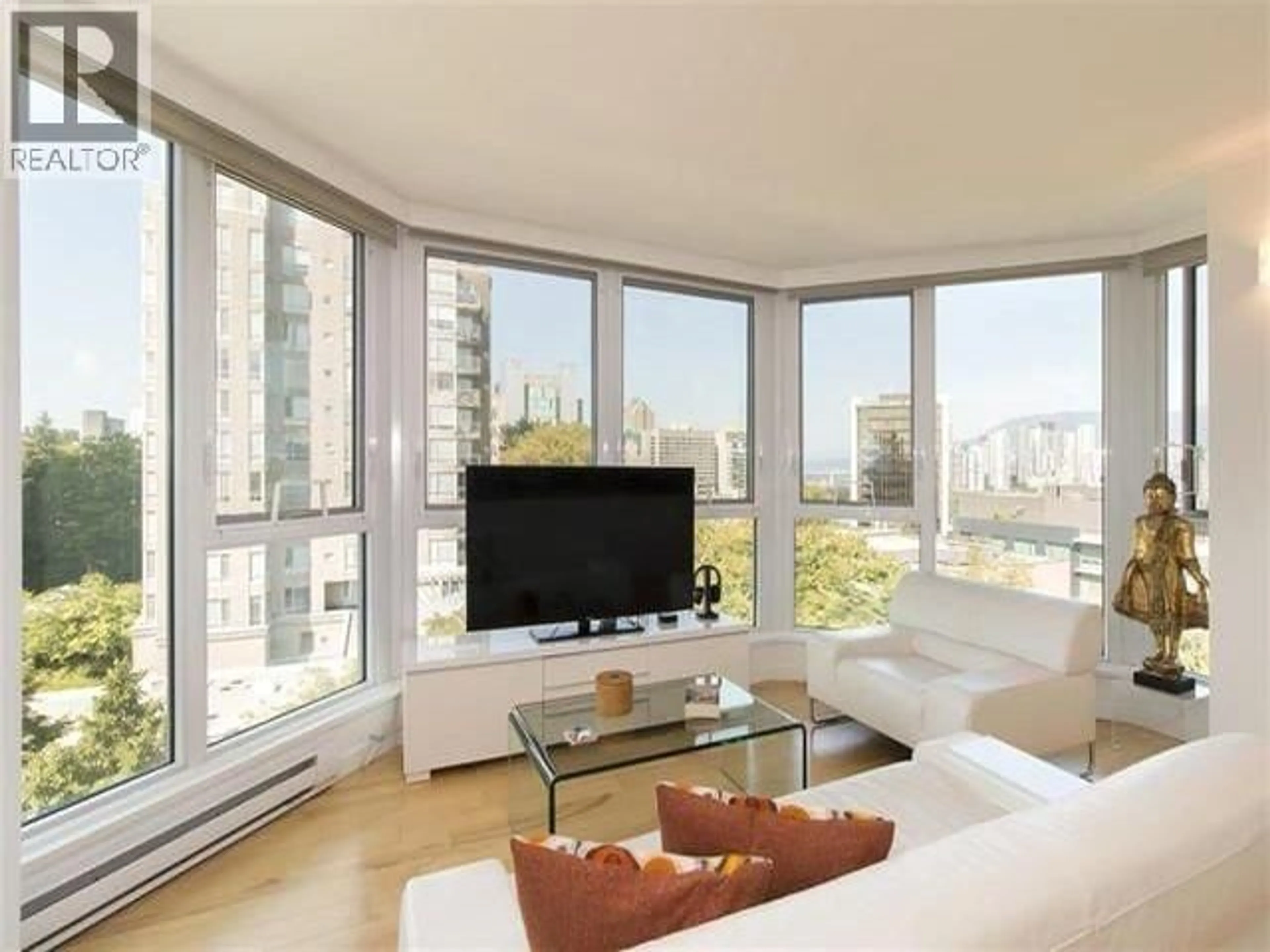 Living room with furniture, unknown for 911 - 500 10TH AVENUE, Vancouver British Columbia V5Z4P1