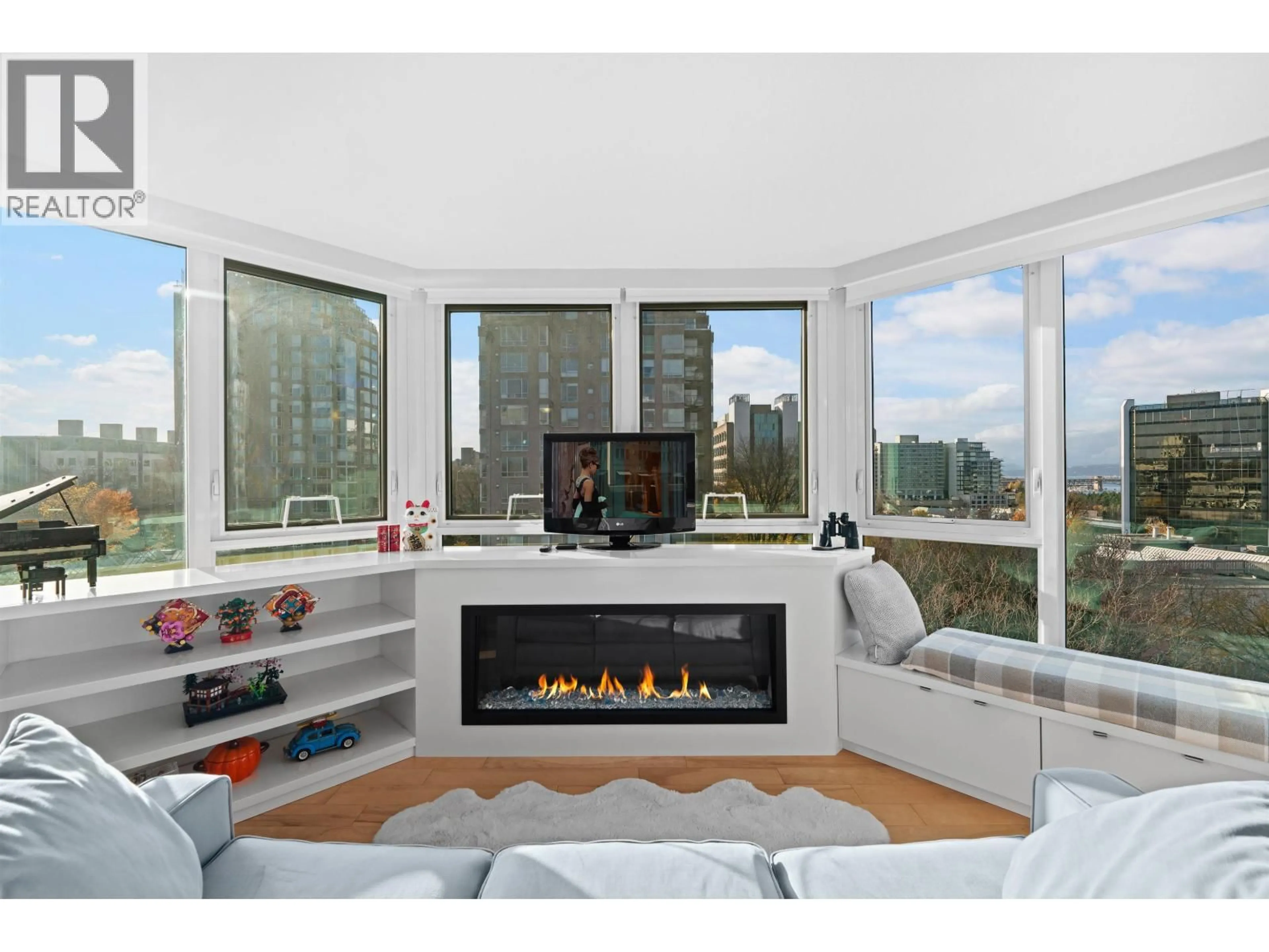 Unknown for 911 - 500 10TH AVENUE, Vancouver British Columbia V5Z4P1