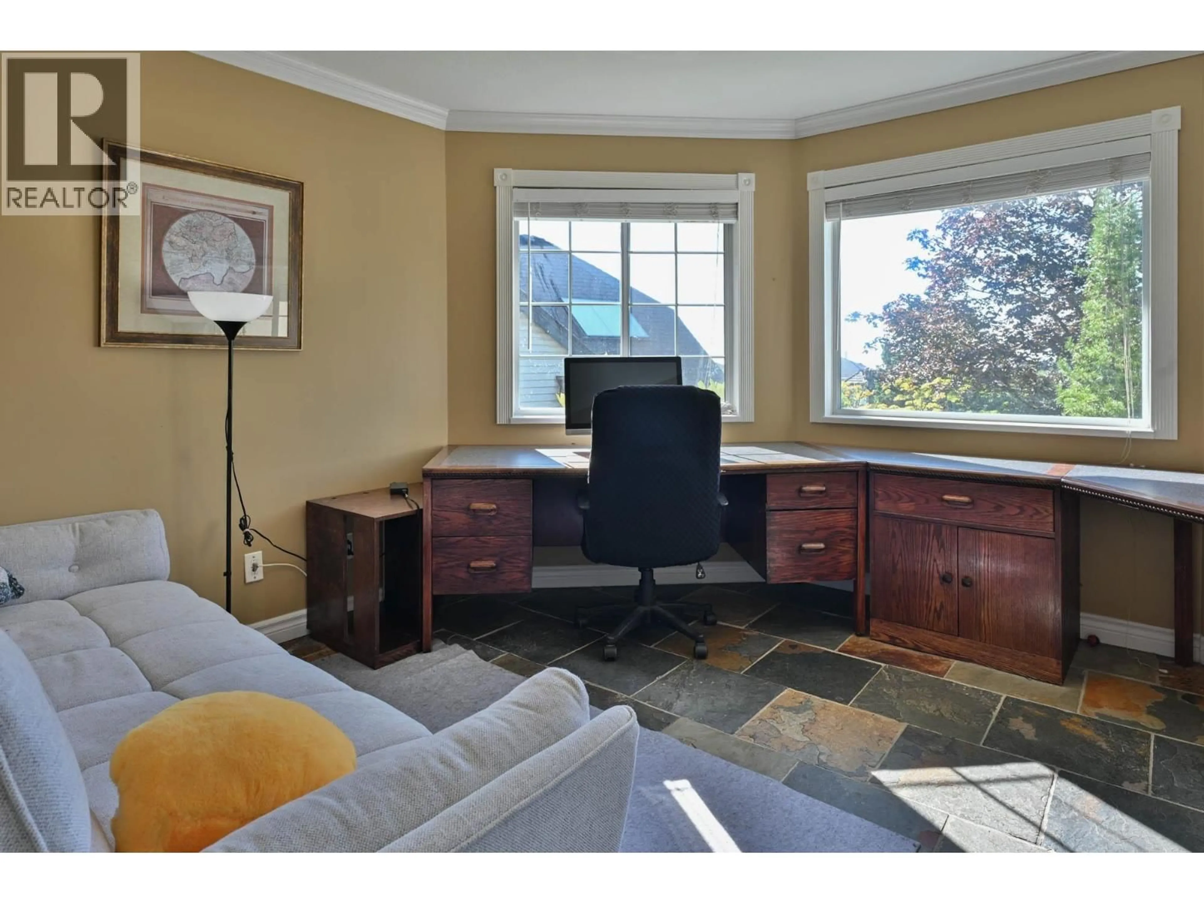 Living room with furniture, unknown for 1422 MAGNOLIA PLACE, Coquitlam British Columbia V3H4S8