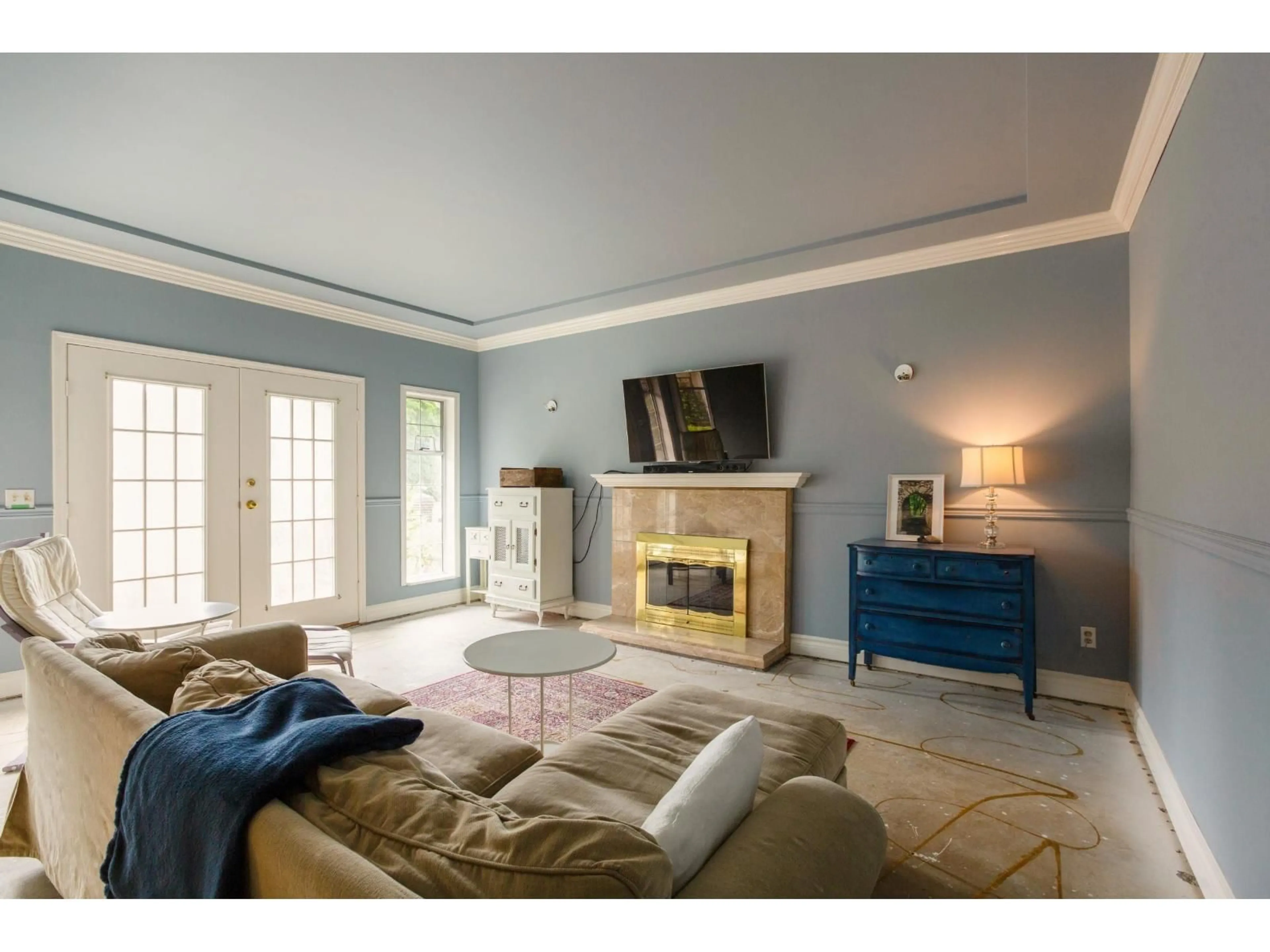 Living room with furniture, unknown for 13028 19A, Surrey British Columbia V4A8A8