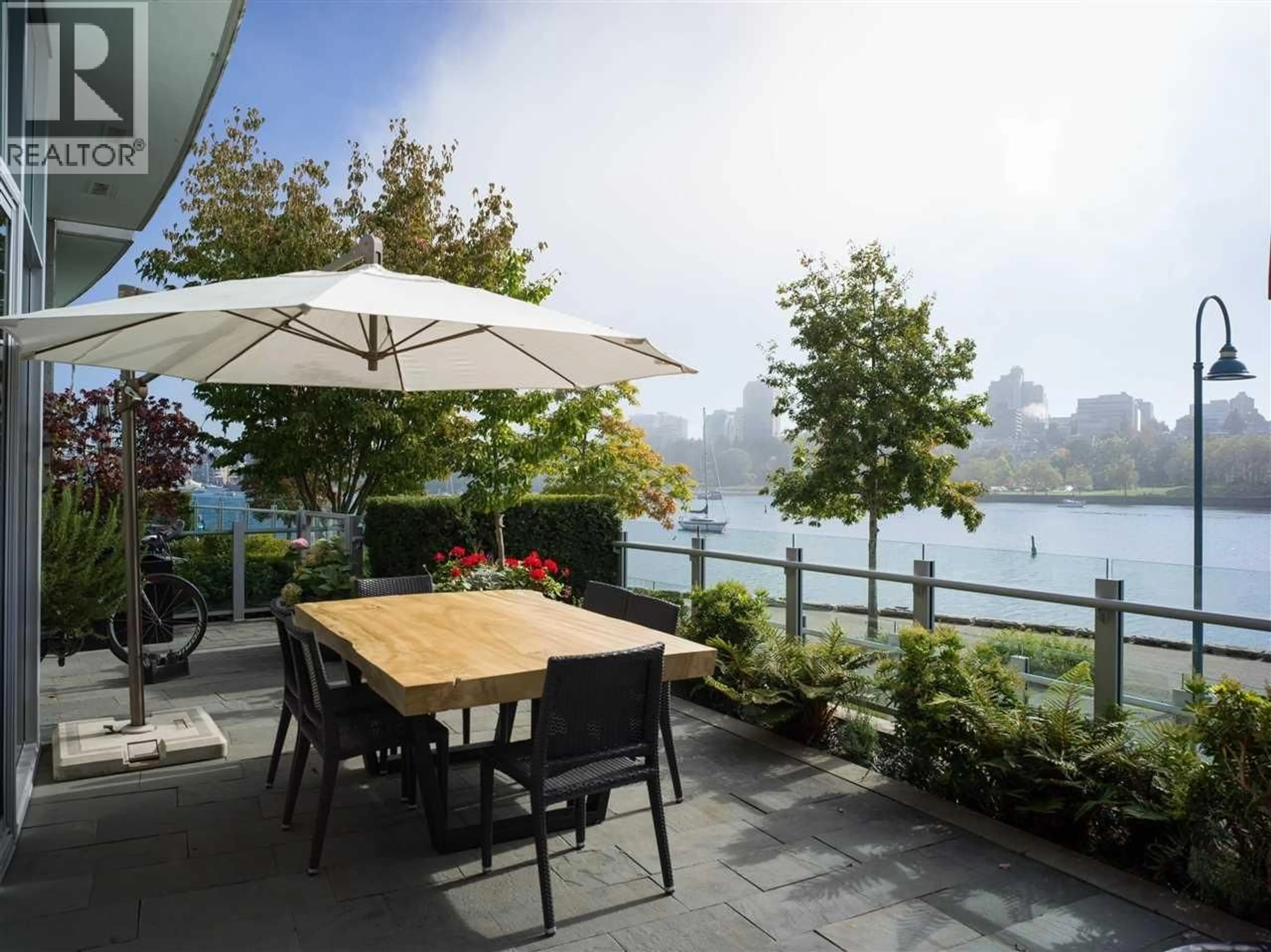 Patio, water/lake/river/ocean view for 1576 HOMER MEWS, Vancouver British Columbia V6Z0A6