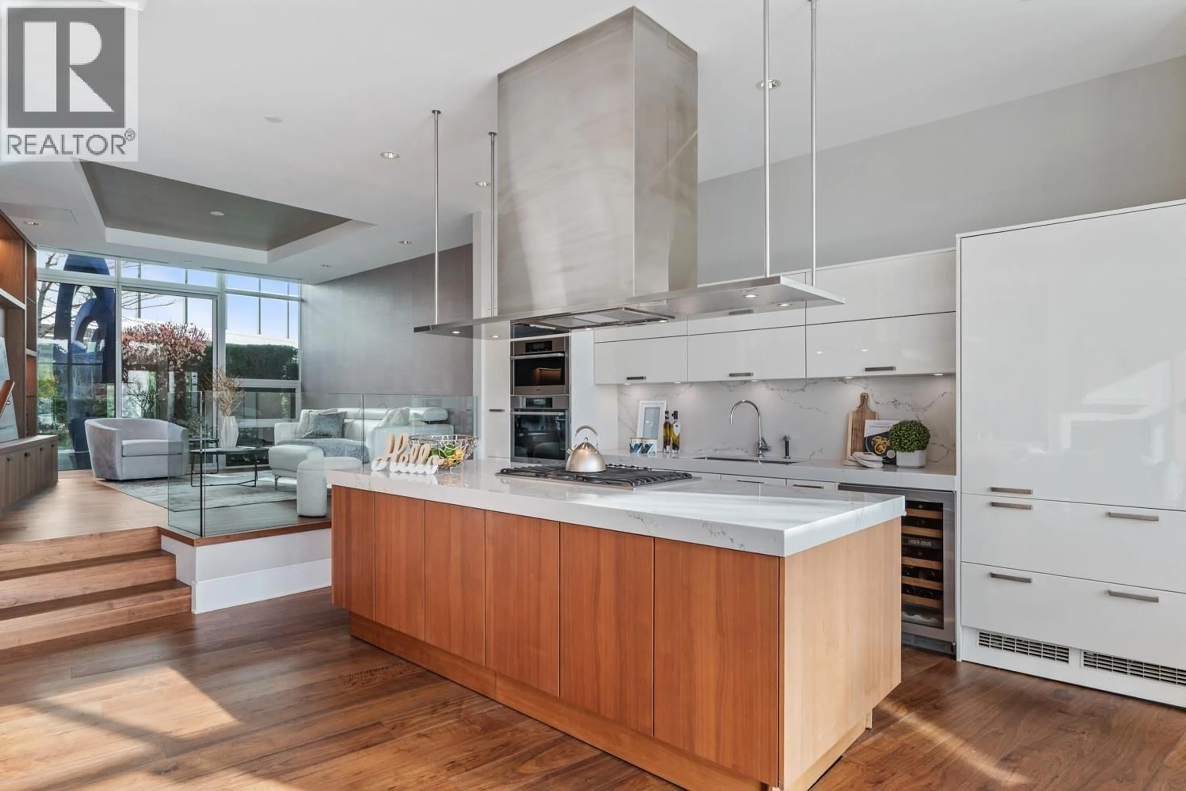 Contemporary kitchen, unknown for 1576 HOMER MEWS, Vancouver British Columbia V6Z0A6