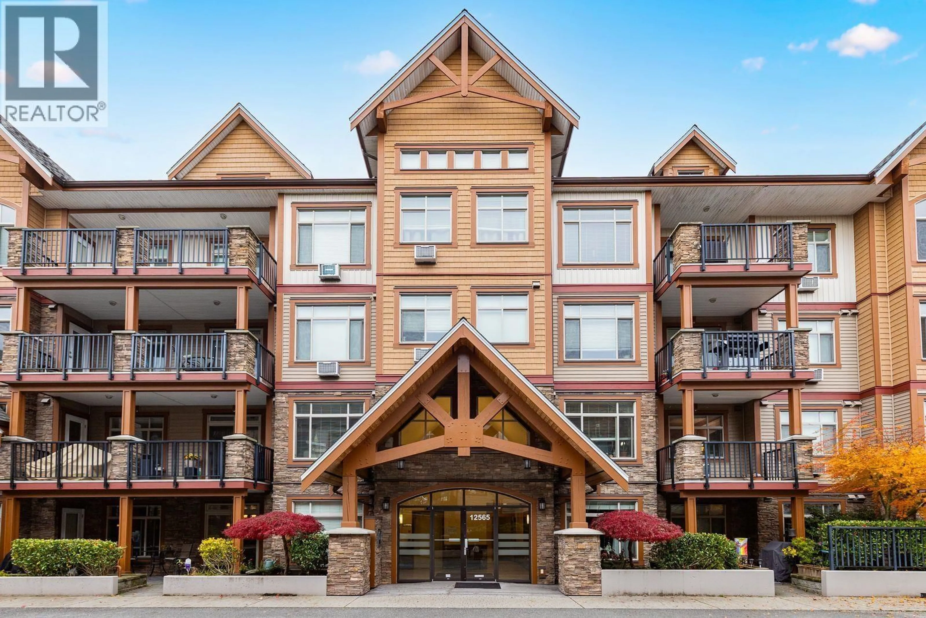 Indoor foyer for 215 - 12565 190A STREET, Pitt Meadows British Columbia V3Y0E1