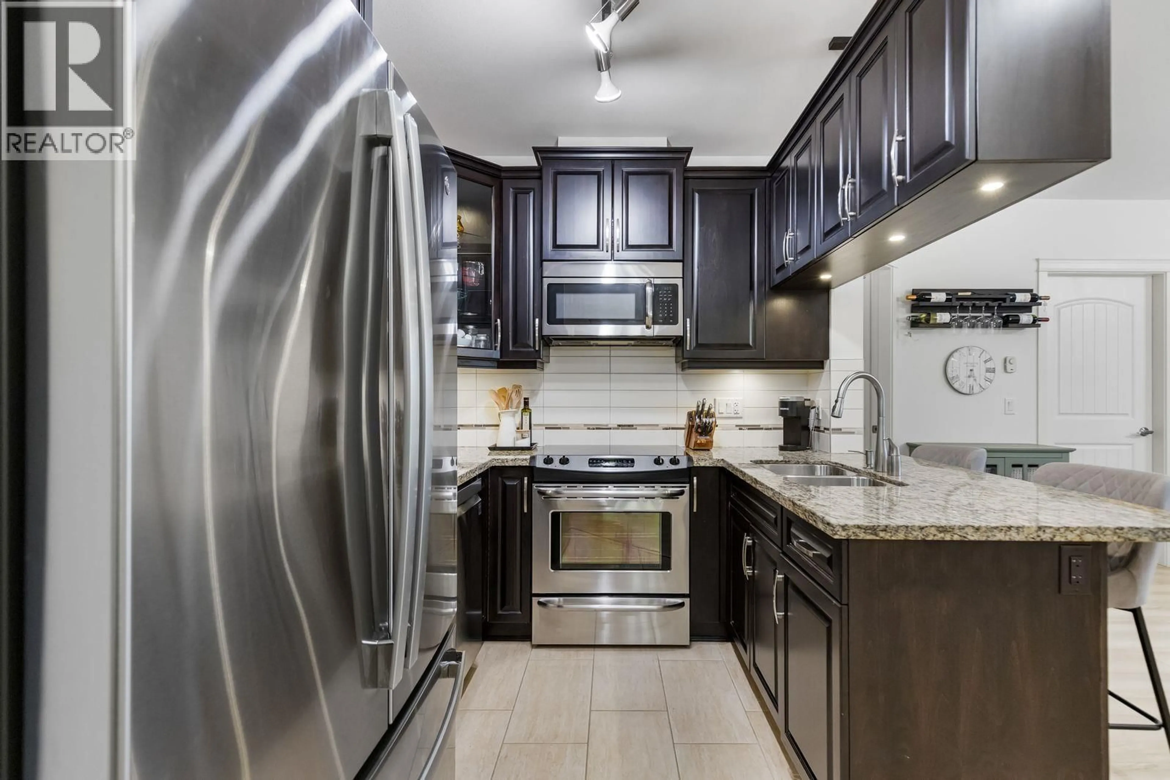 Standard kitchen, ceramic/tile floor for 215 - 12565 190A STREET, Pitt Meadows British Columbia V3Y0E1