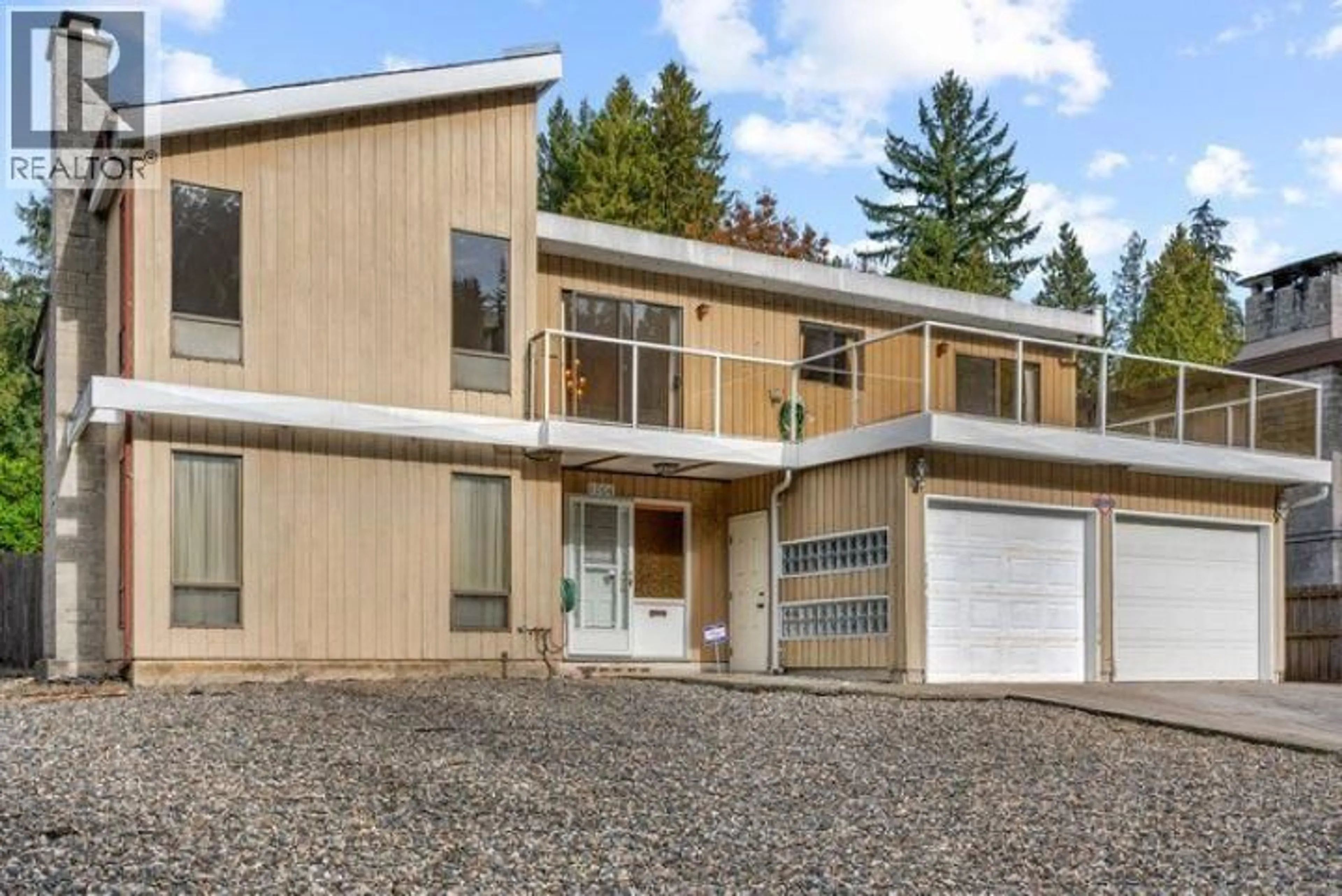 Home with vinyl exterior material, street for 1006 HENDECOURT ROAD, North Vancouver British Columbia V7K2W9