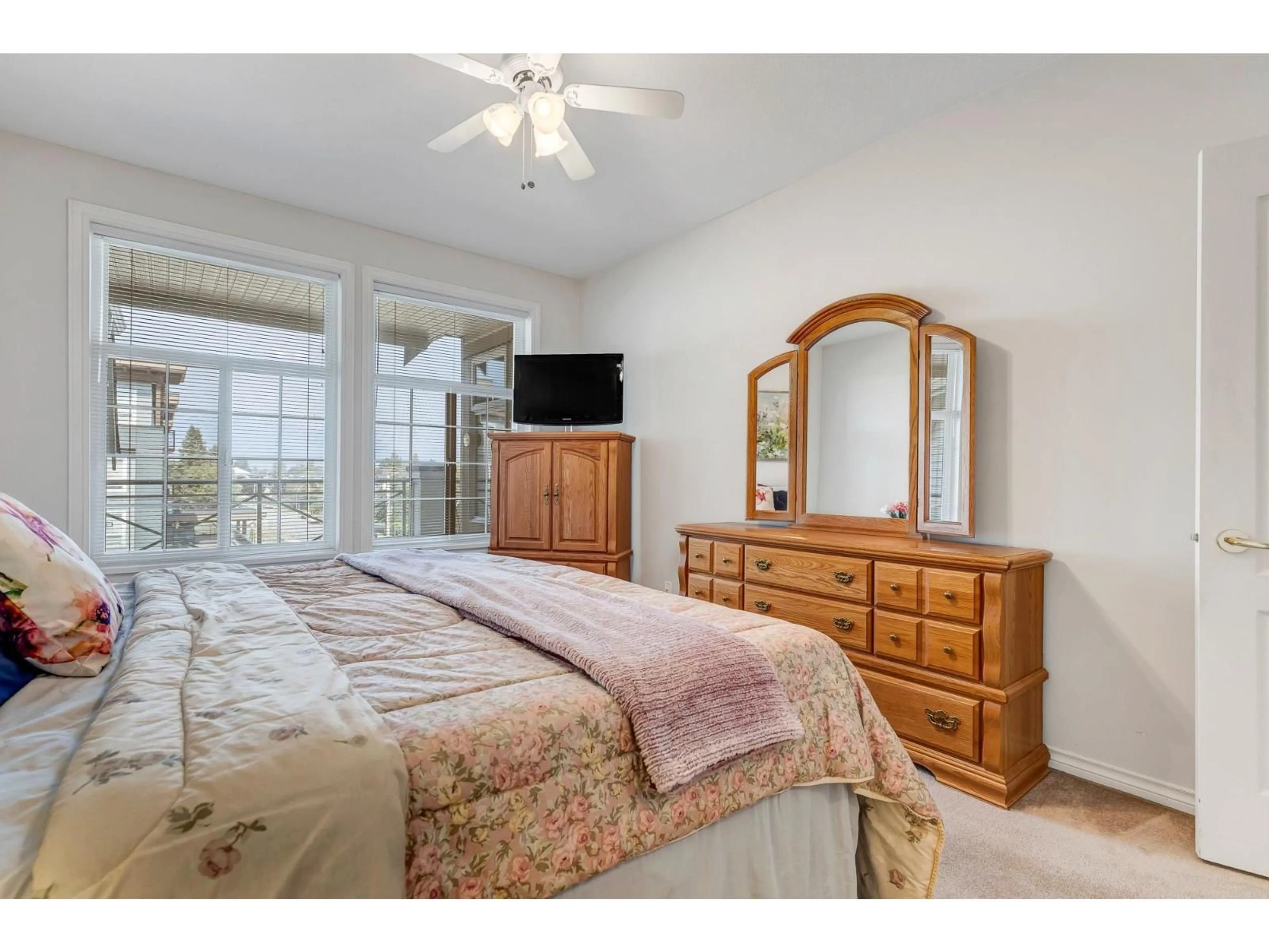 Bedroom with bed, unknown for 406 - 45700 WELLINGTON AVENUE, Chilliwack British Columbia V2P2E4