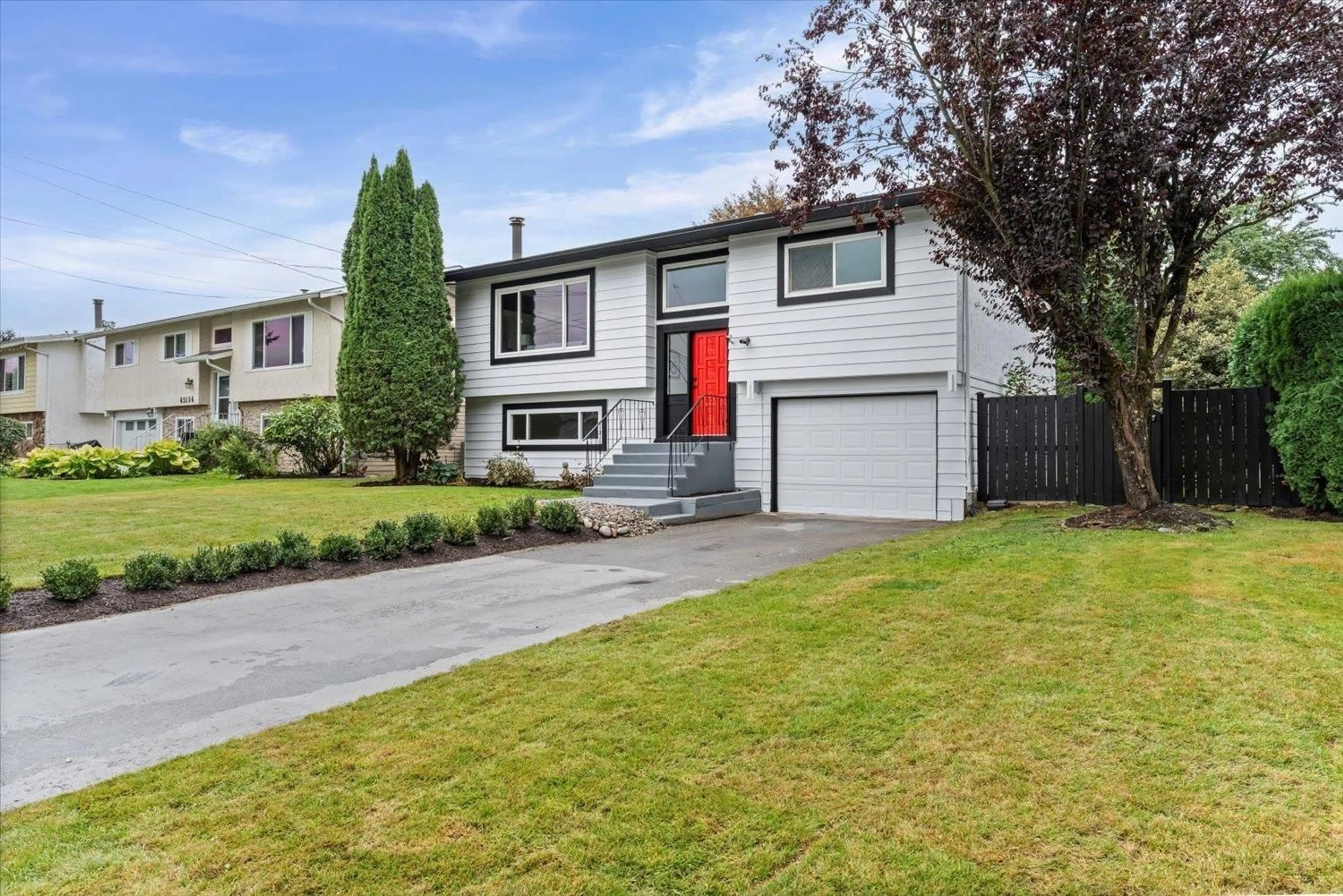 Home with vinyl exterior material, street for 45146 TRUTCH AVENUE, Chilliwack British Columbia V2P6V6