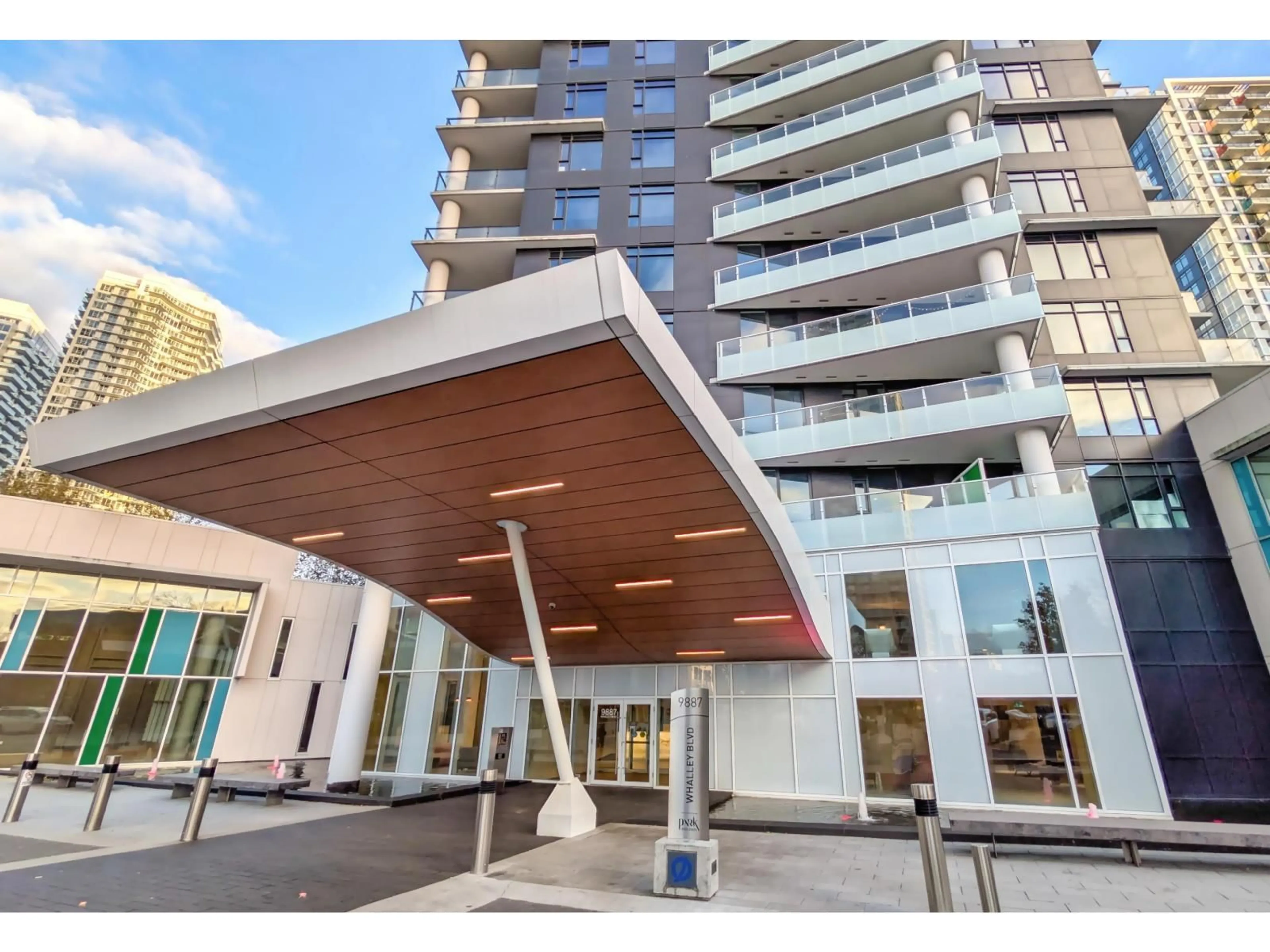 Indoor foyer for 3507 - 9887 WHALLEY, Surrey British Columbia V3T0P4