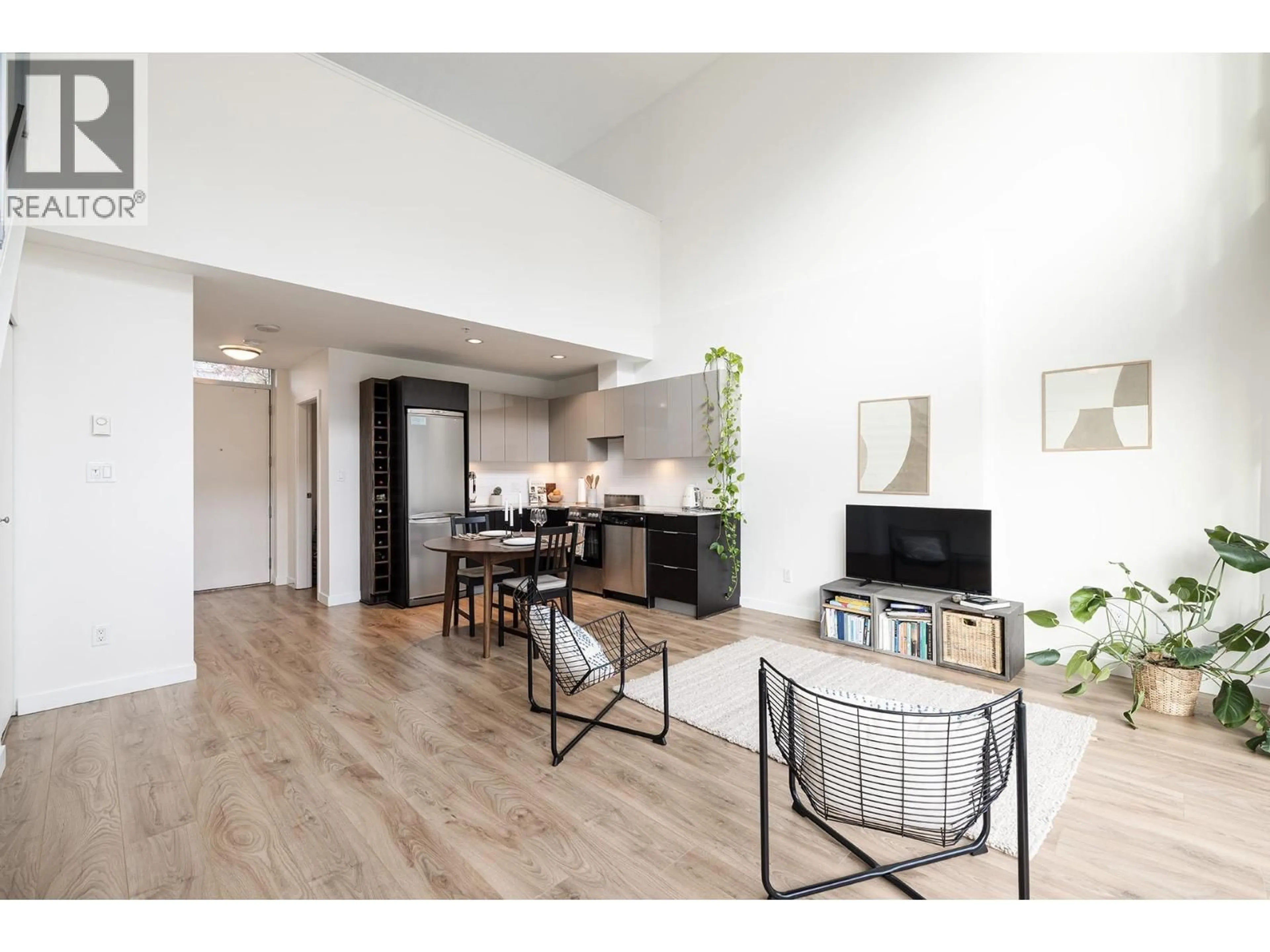 Unknown for 310 - 429 2ND AVENUE, Vancouver British Columbia V5Y1E3