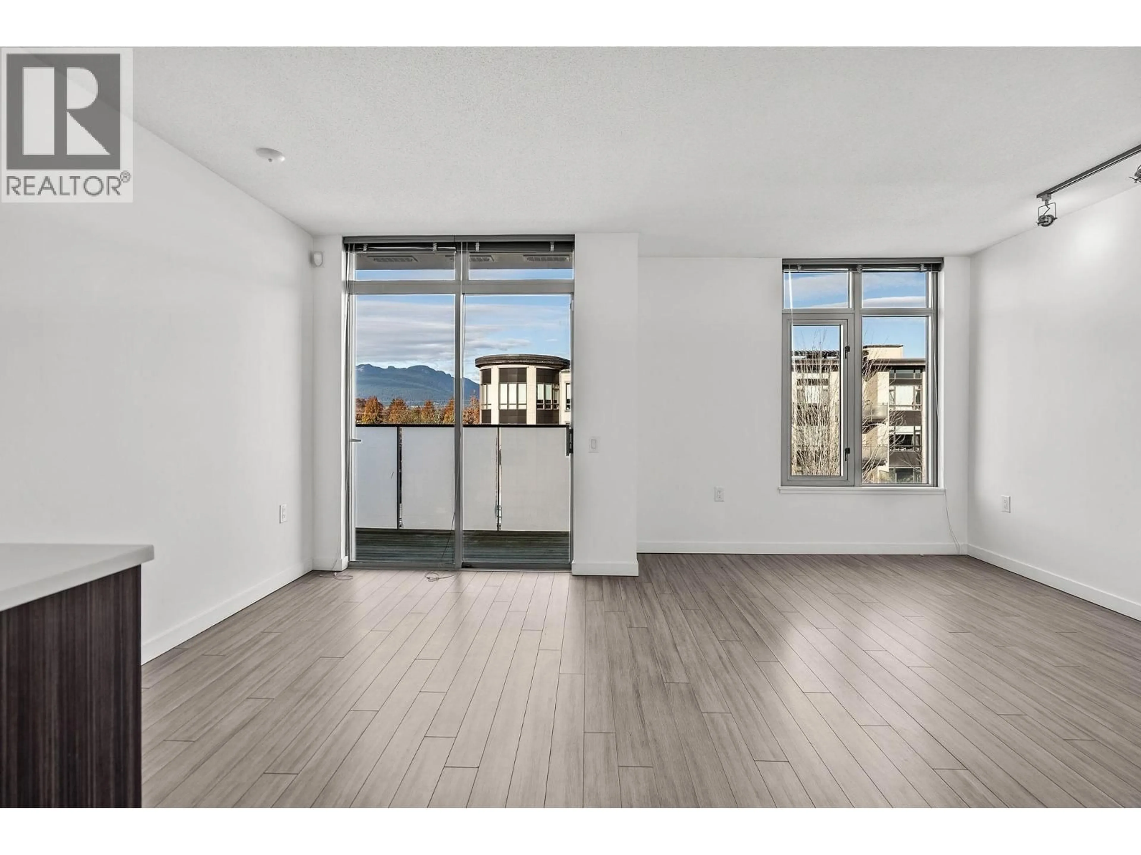 A pic of a room for 410 - 4310 HASTINGS STREET, Burnaby British Columbia V5C2J9