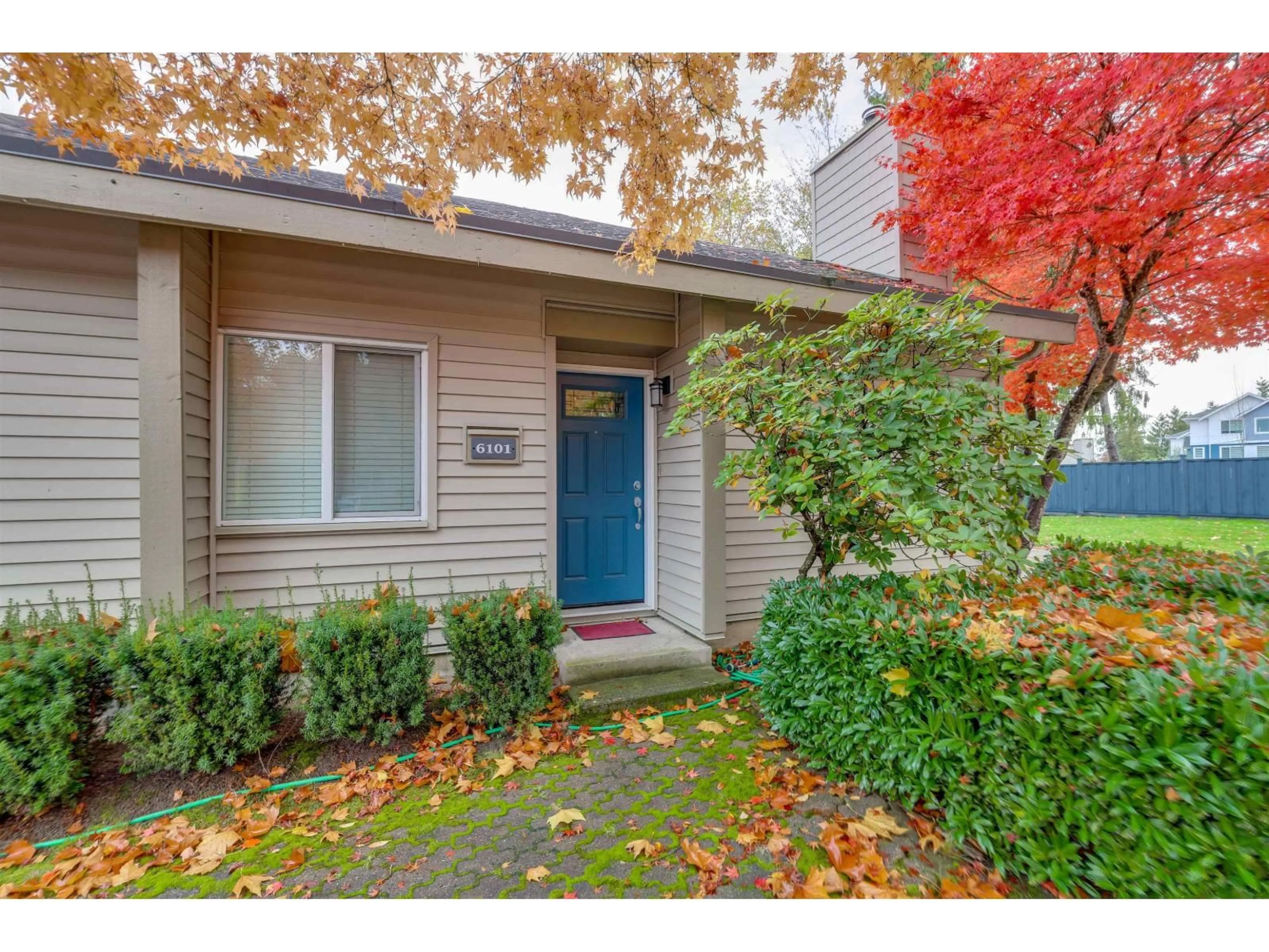 Home with vinyl exterior material, street for 6101 GREENSIDE WEST, Surrey British Columbia V3S5M8