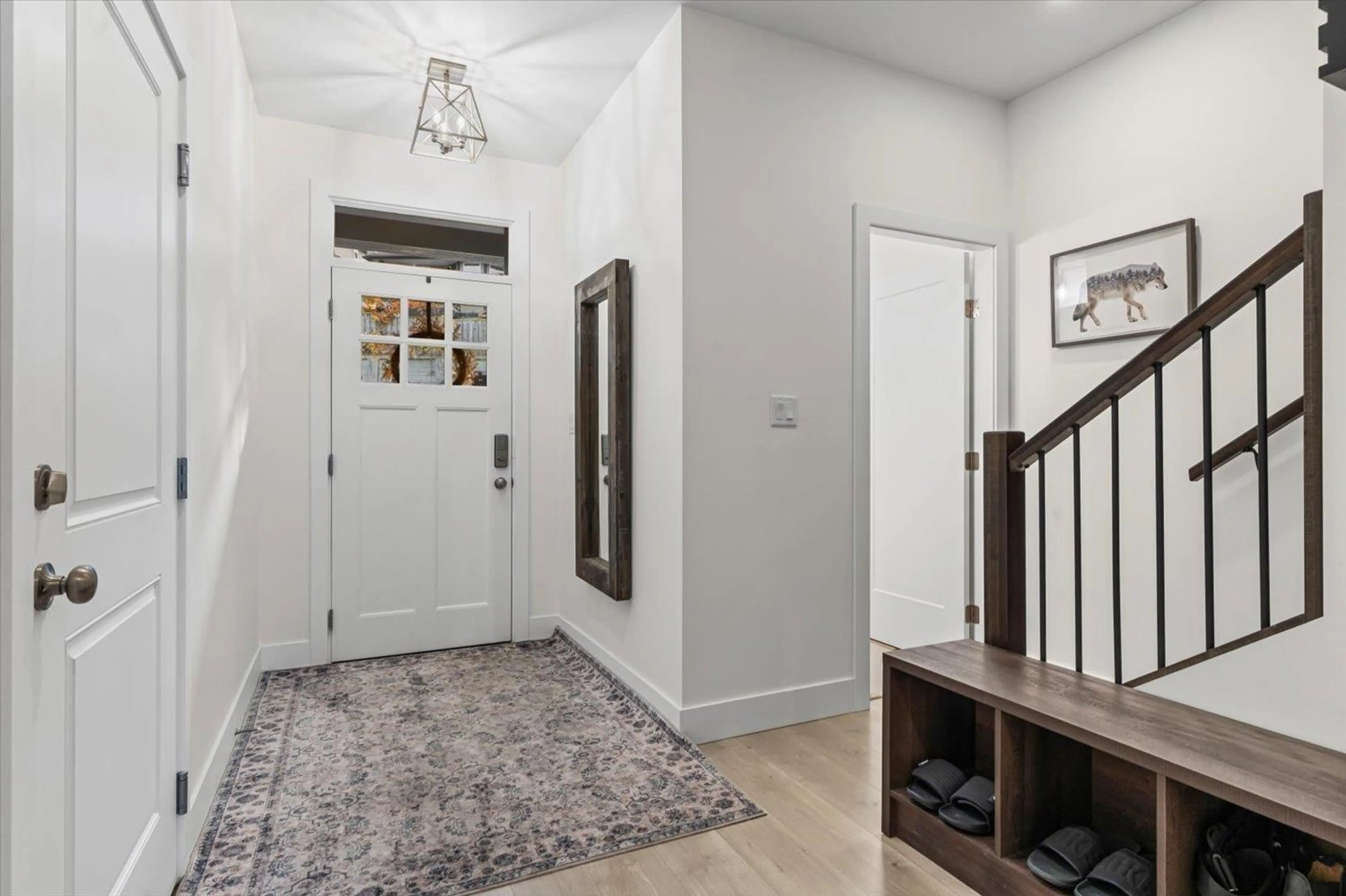 Indoor entryway for 22 - 47203 VISTA PLACE, Chilliwack British Columbia V2R6E2