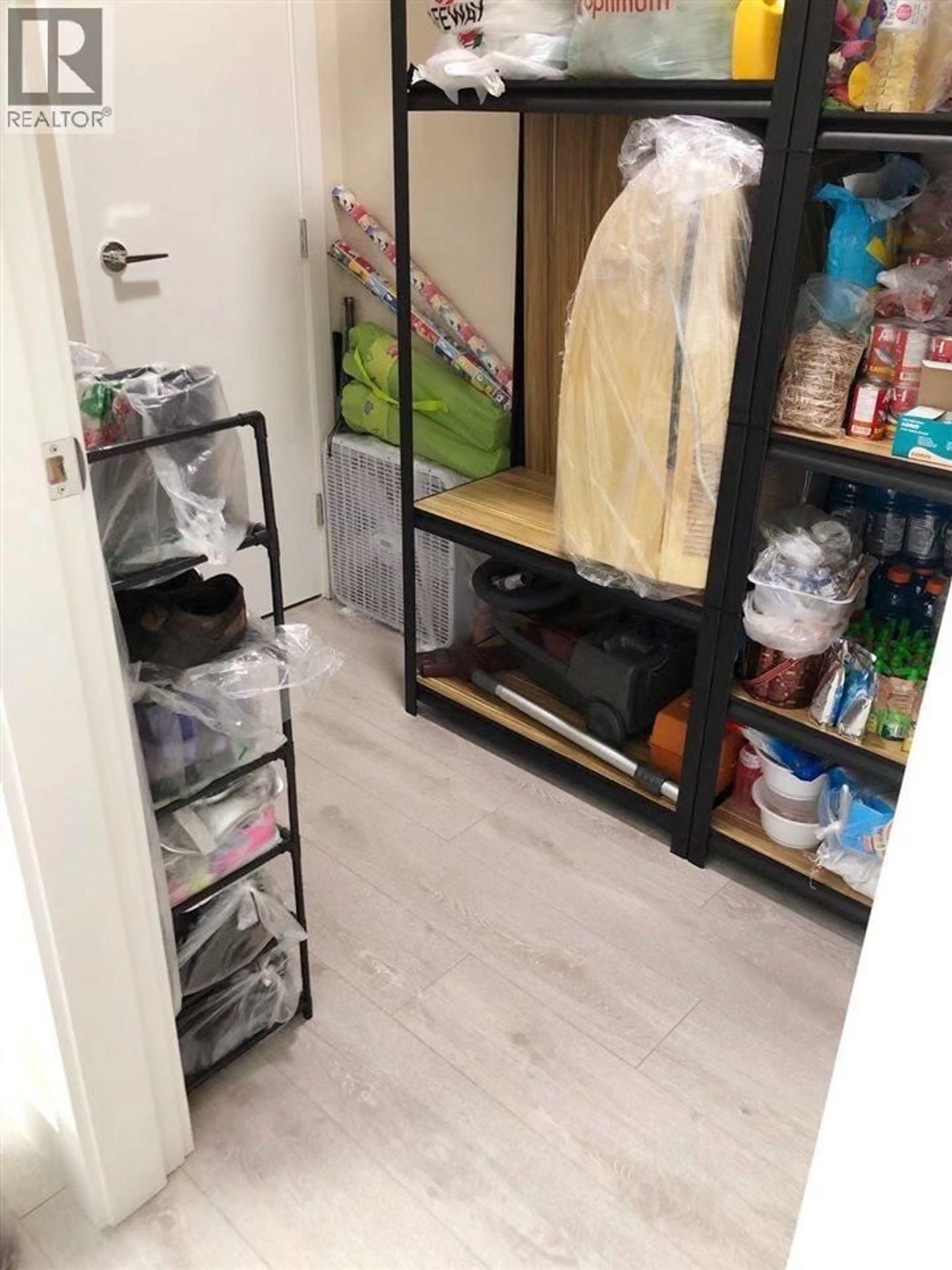 A pic of a room for 203 - 4882 SLOCAN STREET, Vancouver British Columbia V5R2A3