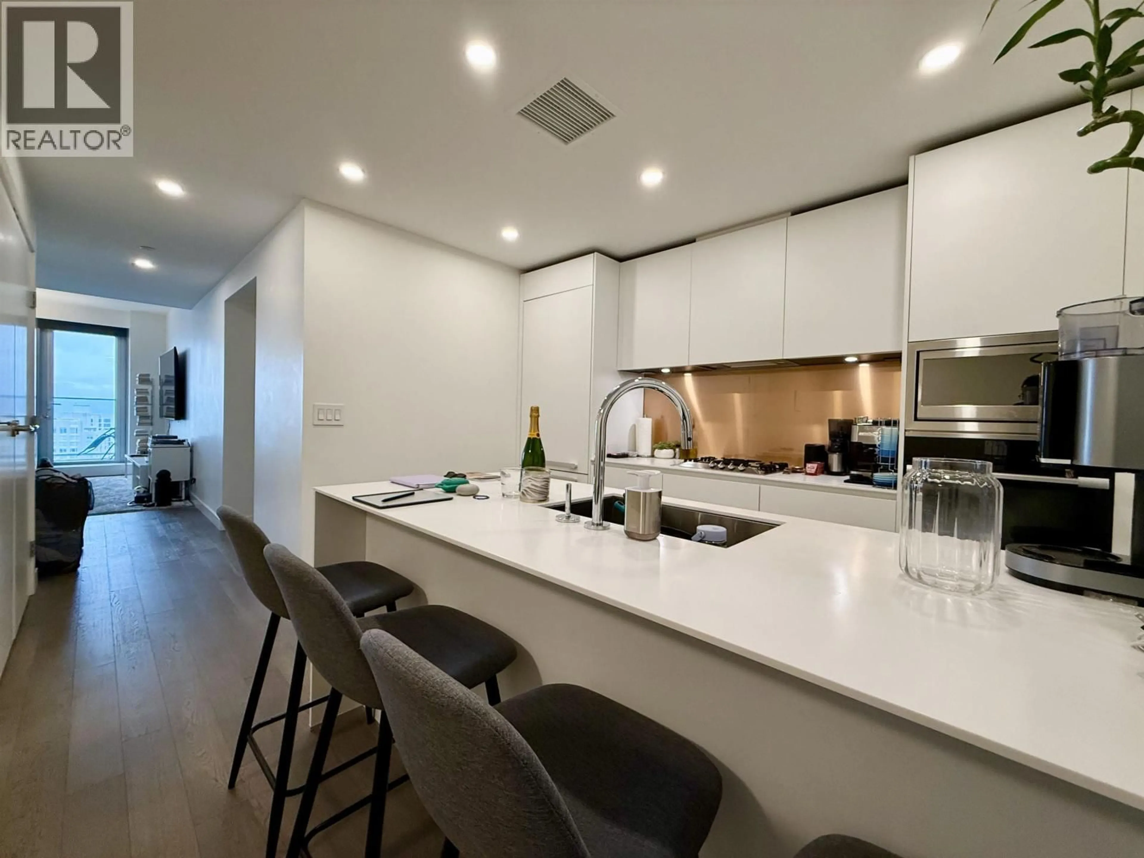 Contemporary kitchen, ceramic/tile floor for 3605 - 1480 HOWE STREET, Vancouver British Columbia V6Z0G5