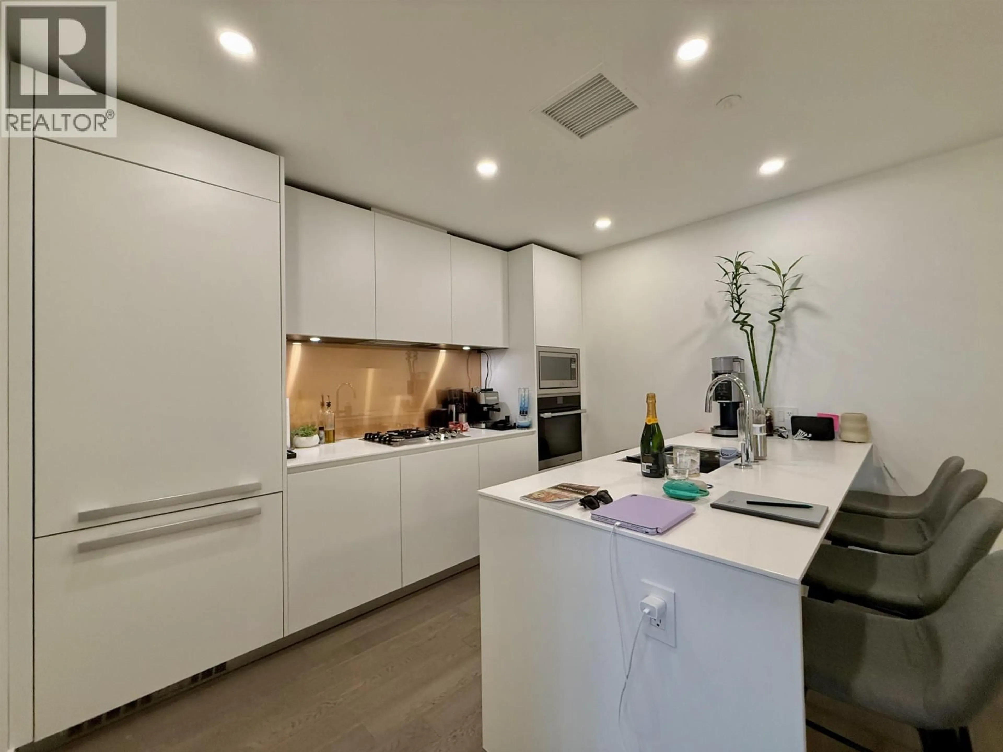 Contemporary kitchen, unknown for 3605 - 1480 HOWE STREET, Vancouver British Columbia V6Z0G5