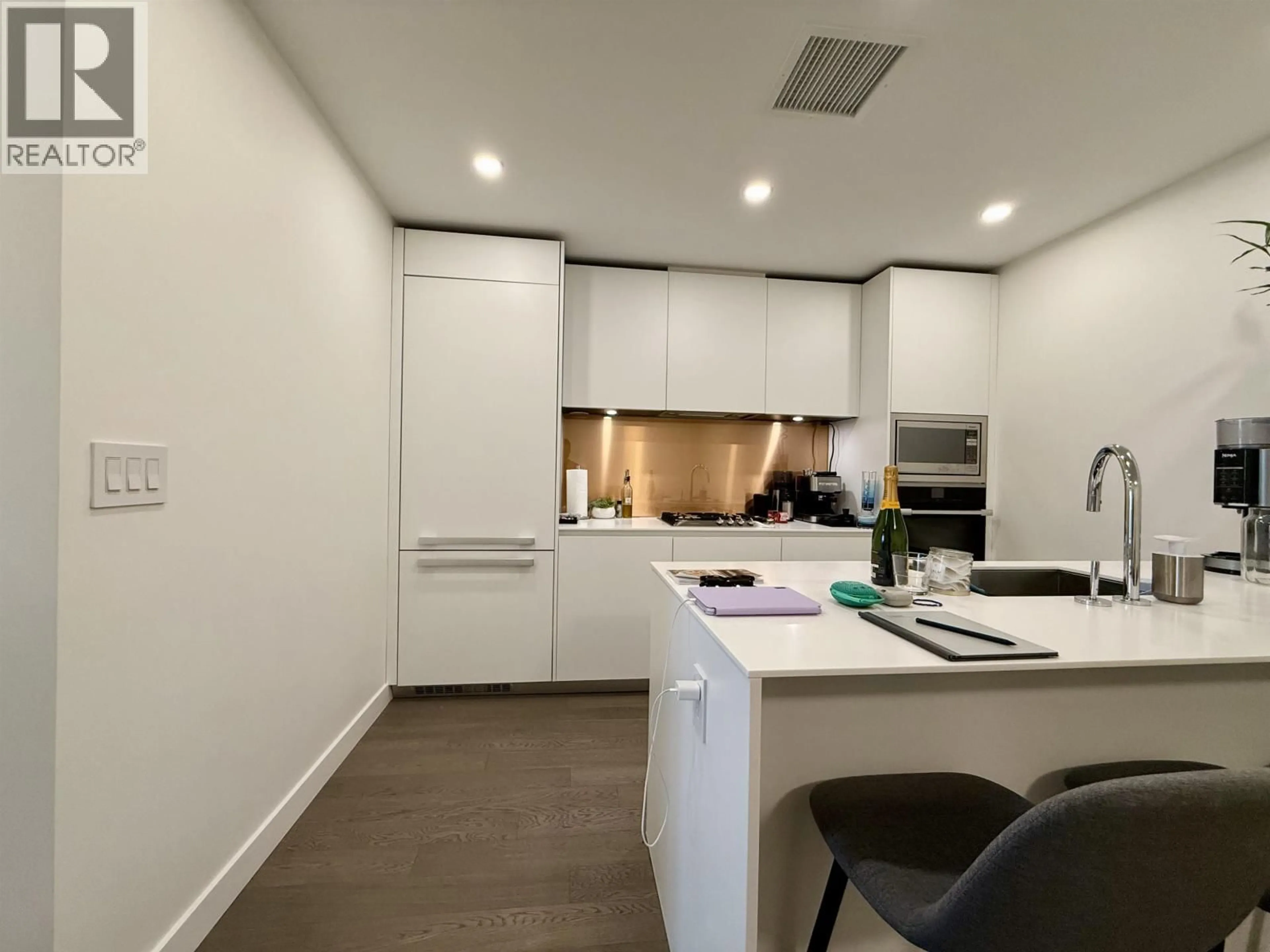 Contemporary kitchen, unknown for 3605 - 1480 HOWE STREET, Vancouver British Columbia V6Z0G5