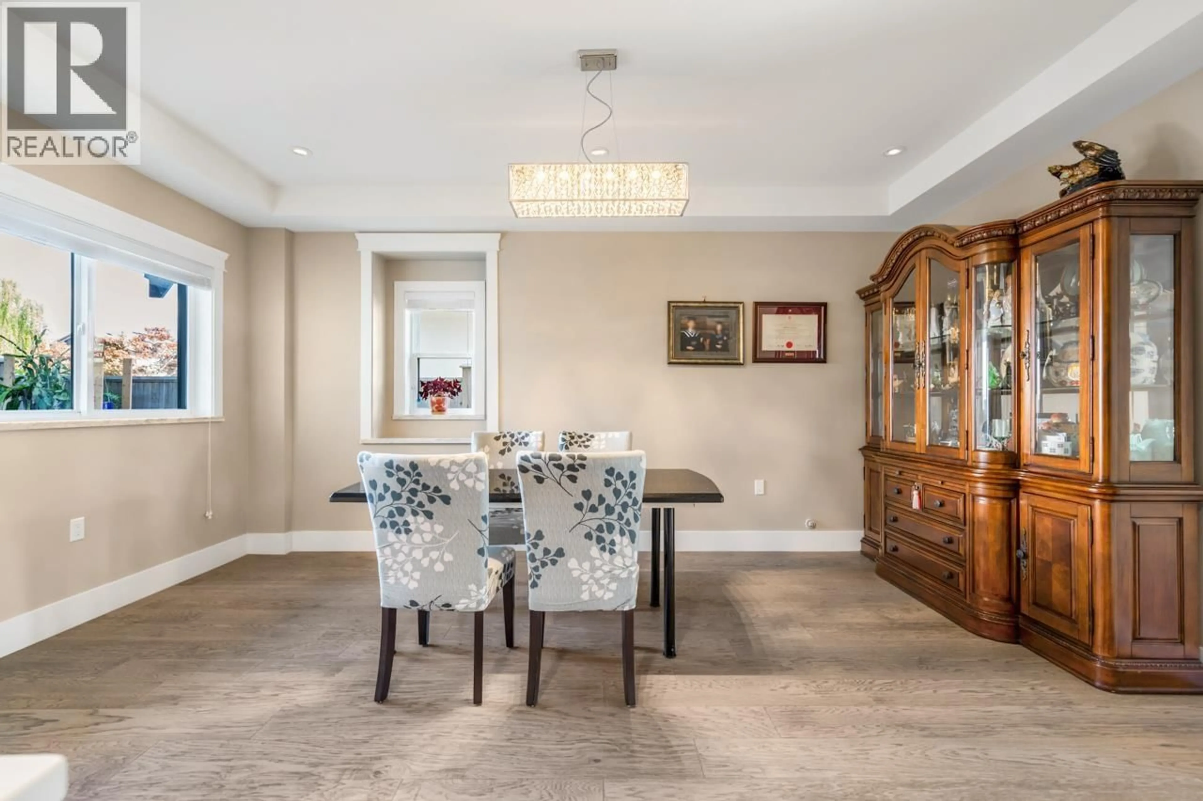 Dining room, carpet floor for 4591 TRIMARAN DRIVE, Richmond British Columbia V7E4R4