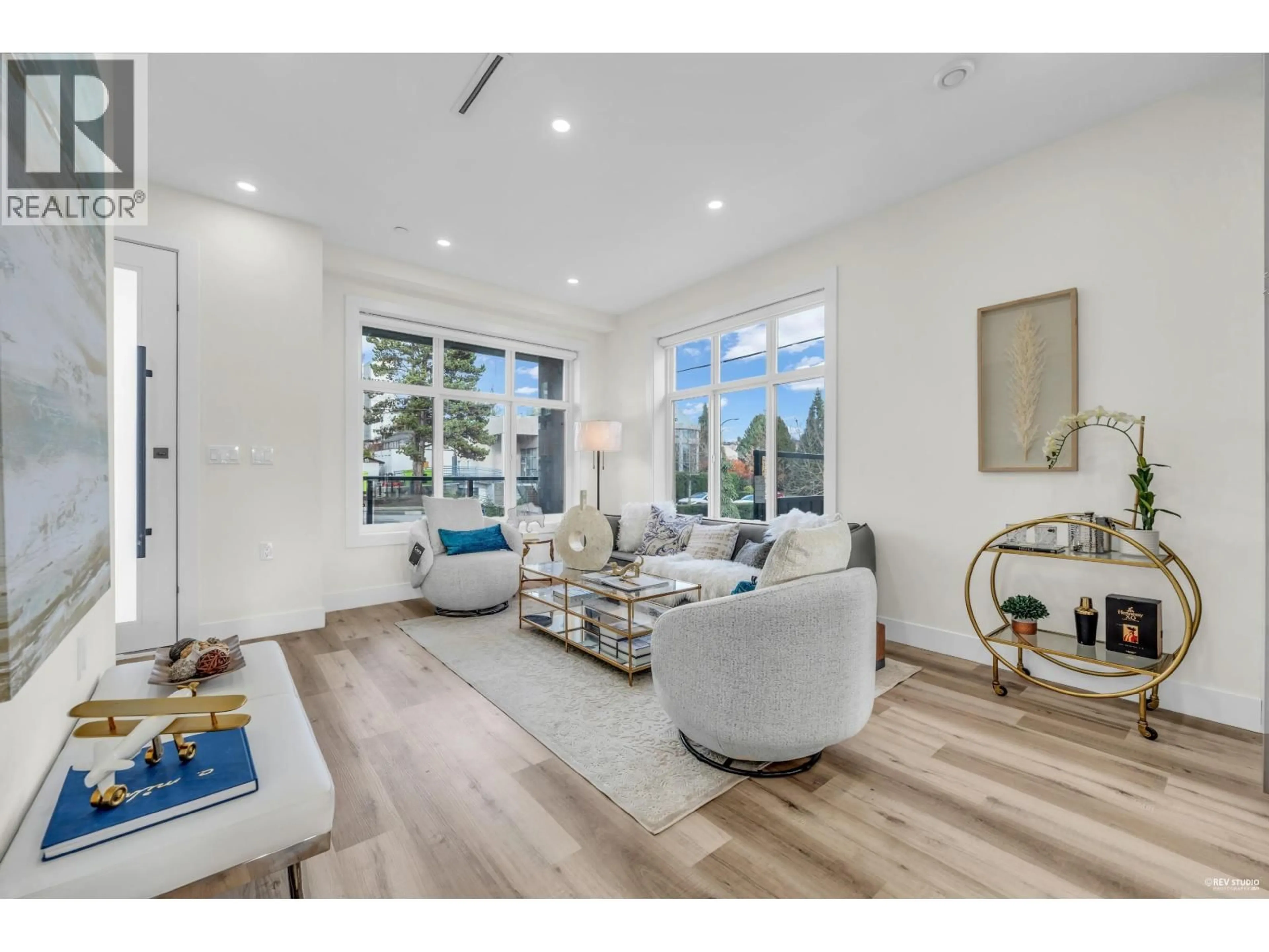 Living room with furniture, unknown for 514 60TH AVENUE, Vancouver British Columbia V6P1Z7