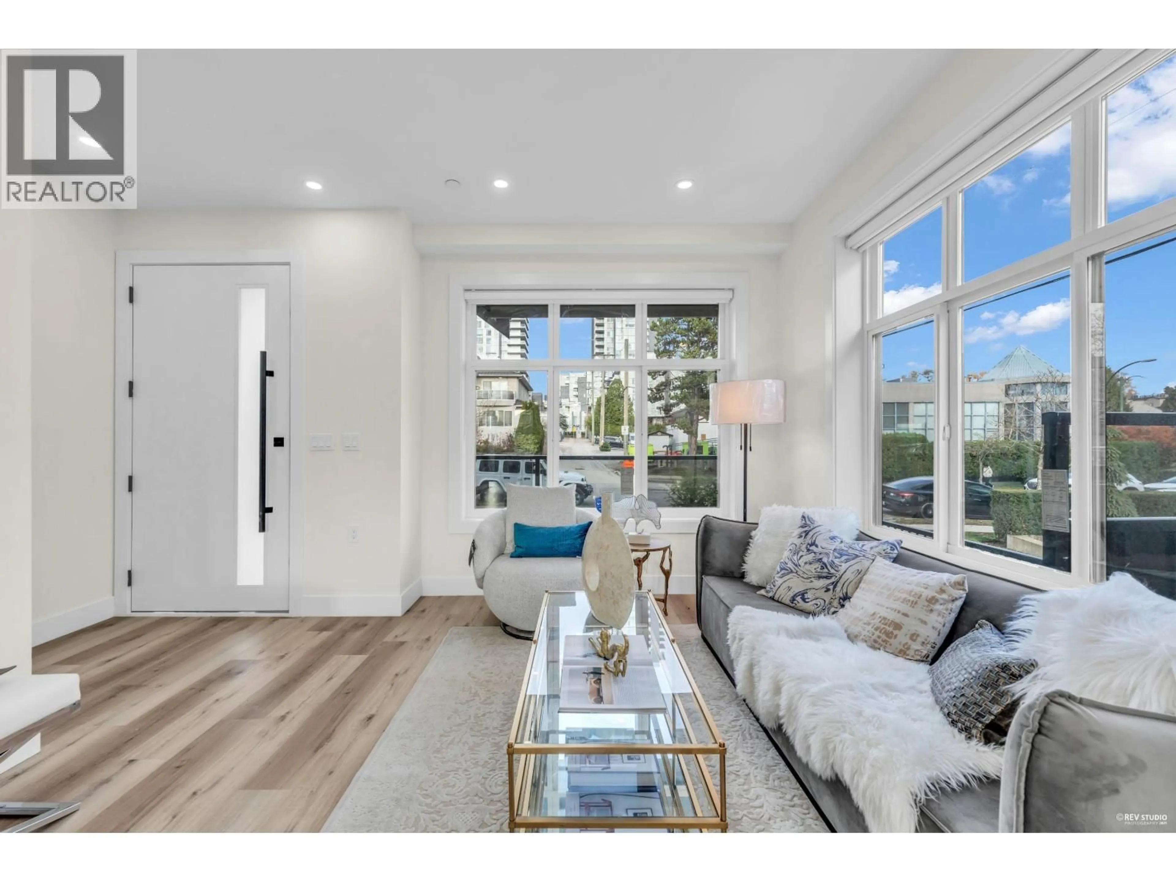 Living room with furniture, unknown for 514 60TH AVENUE, Vancouver British Columbia V6P1Z7