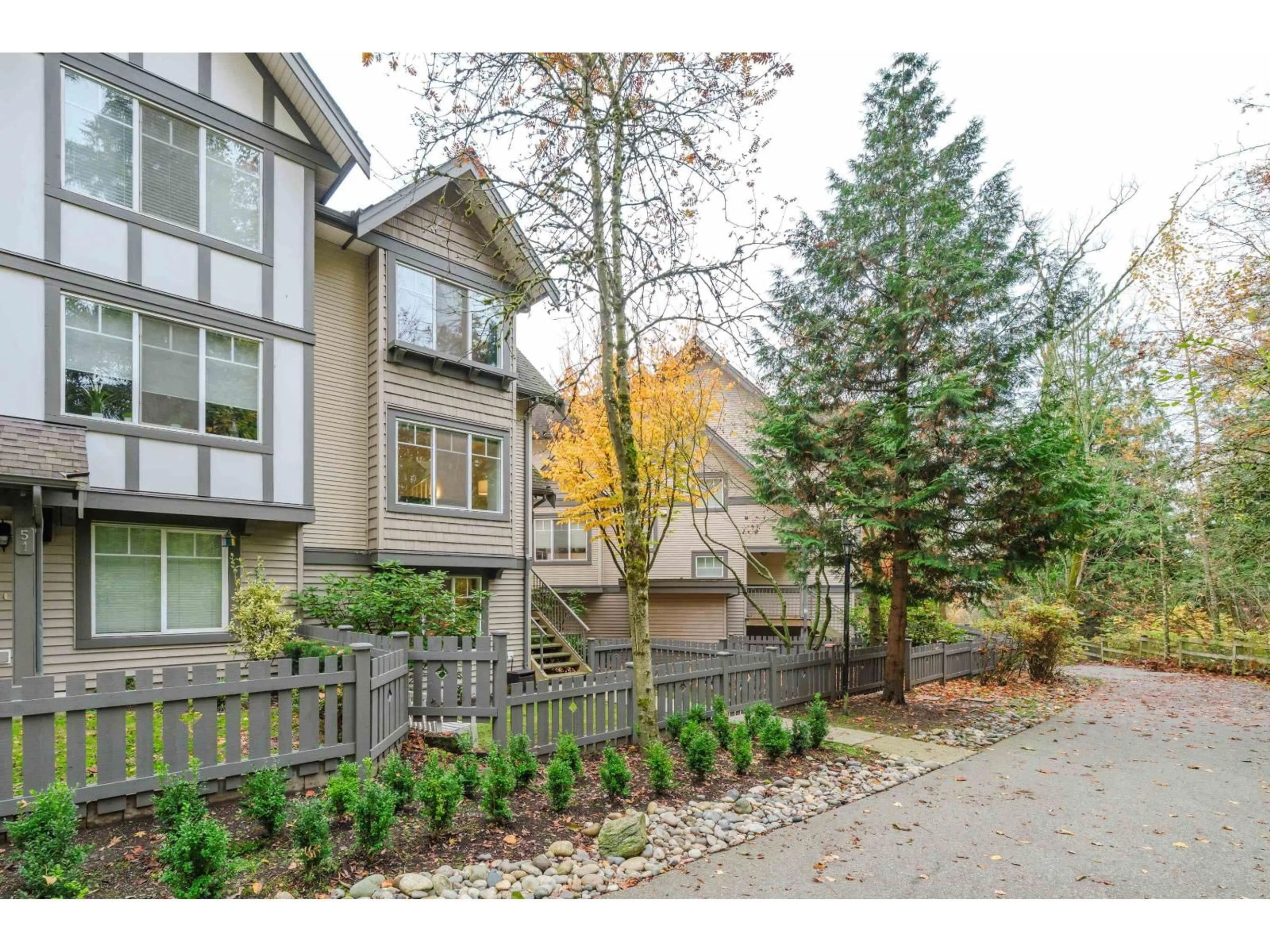 Unknown for 52 - 20038 70, Langley British Columbia V2Y0B4