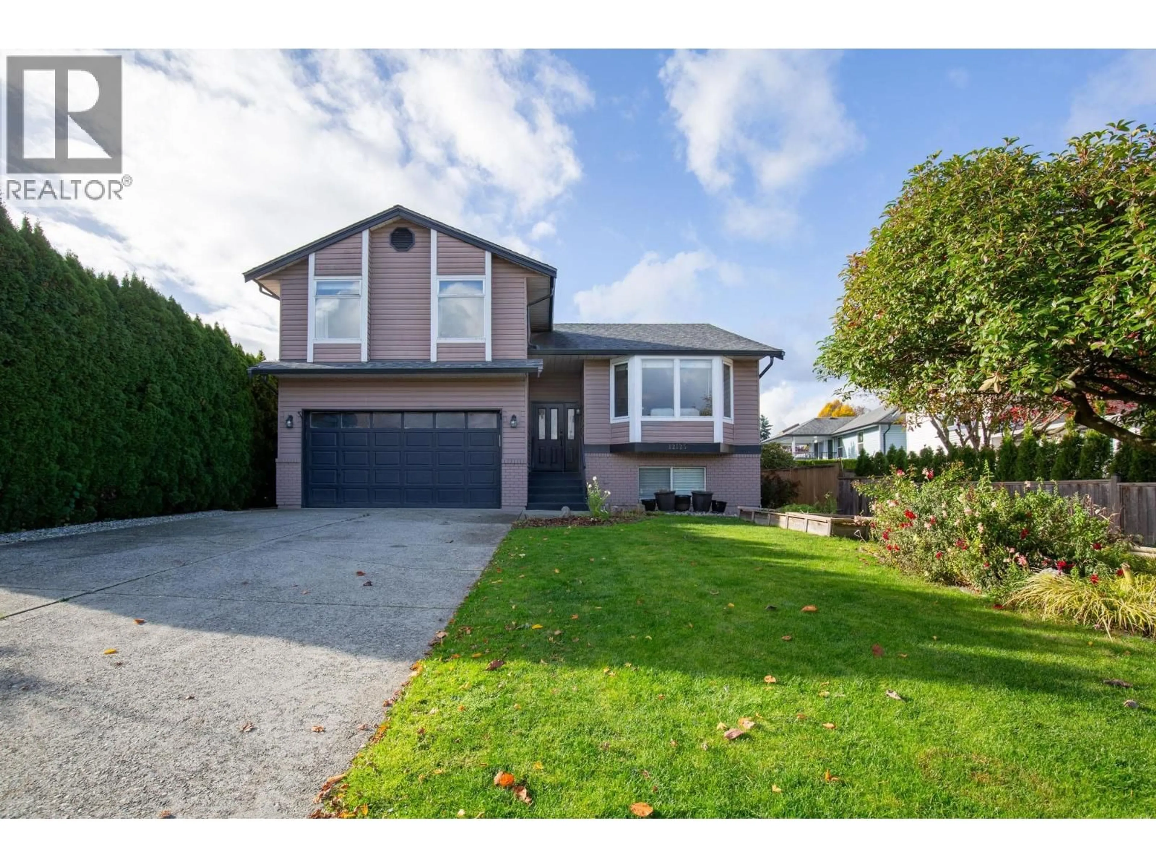 Home with vinyl exterior material, street for 12125 IRVING STREET, Maple Ridge British Columbia V2X9S5