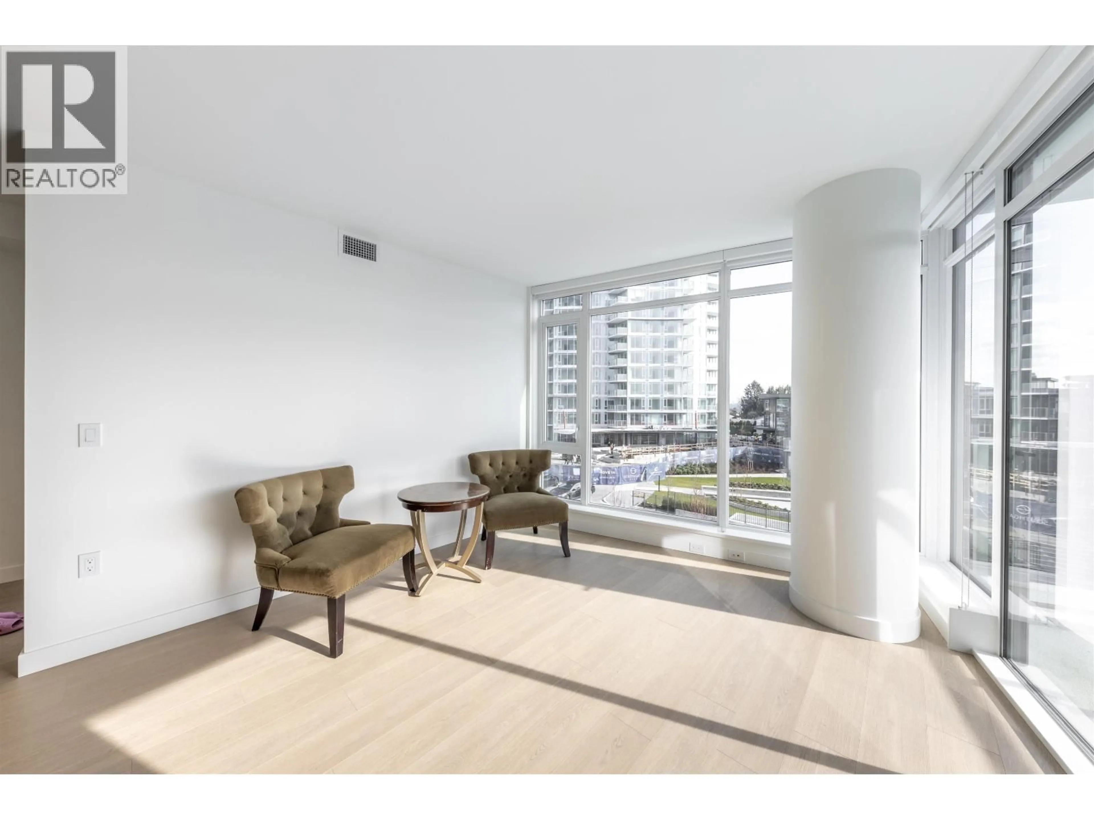 Unknown for 306 - 7693 PARK CRESCENT, Burnaby British Columbia V3N0J4