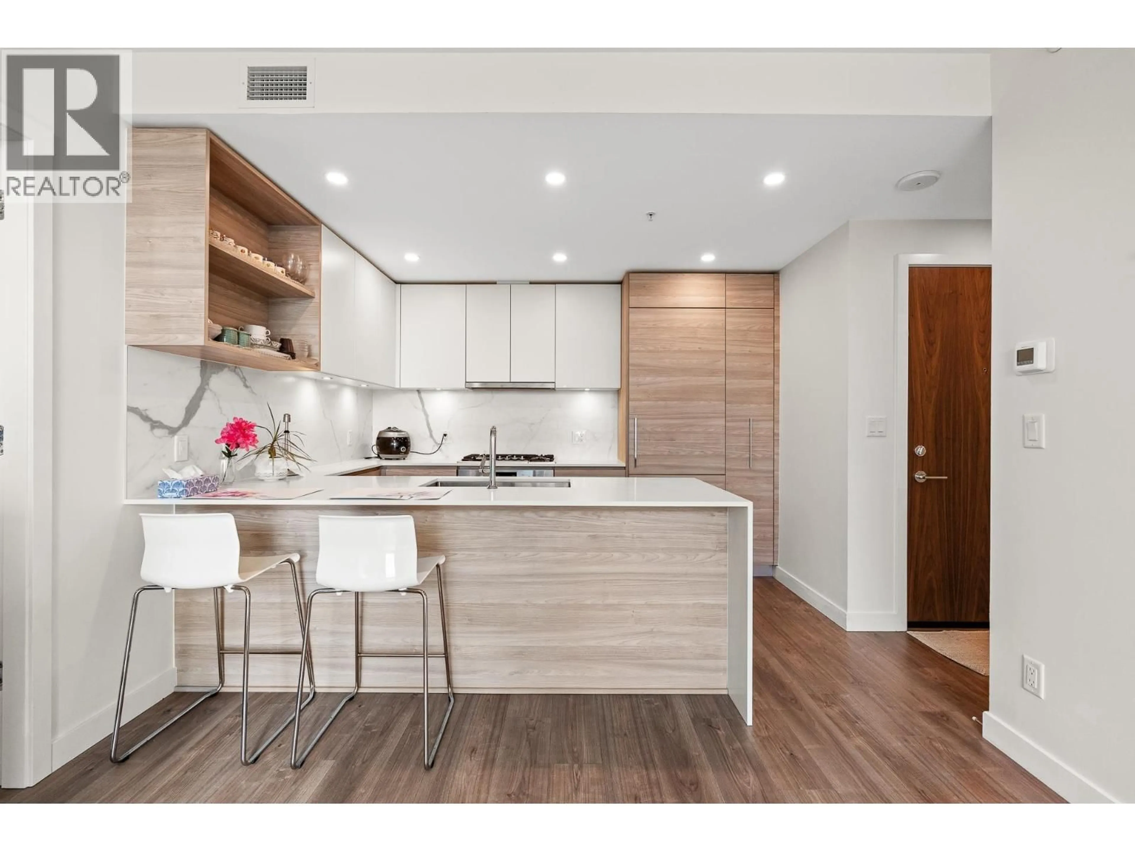 Open concept kitchen, wood/laminate floor for 205 - 585 AUSTIN AVENUE, Coquitlam British Columbia V3K0G6