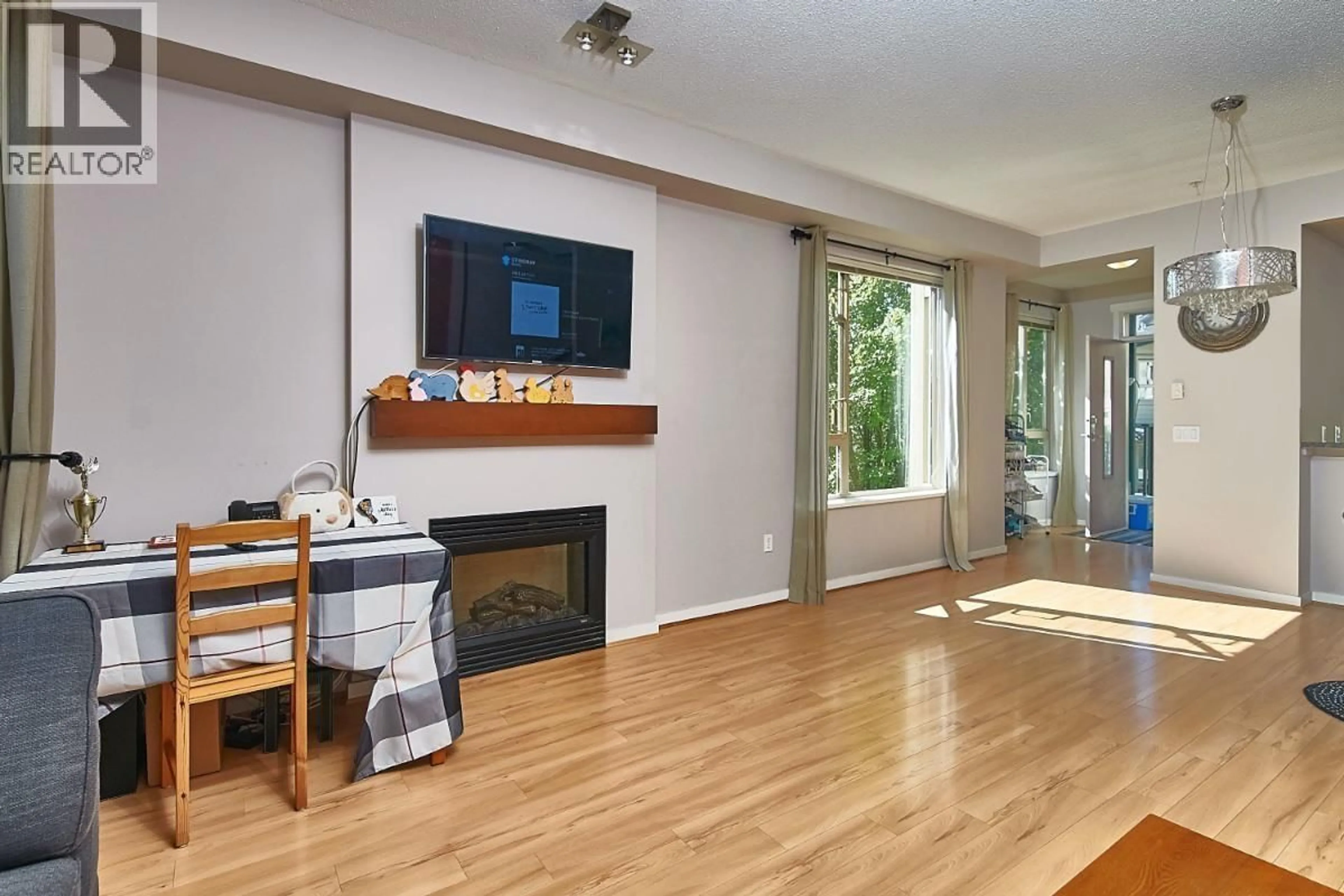 Unknown for 132 - 9229 UNIVERSITY CRESCENT, Burnaby British Columbia V5A4Z2