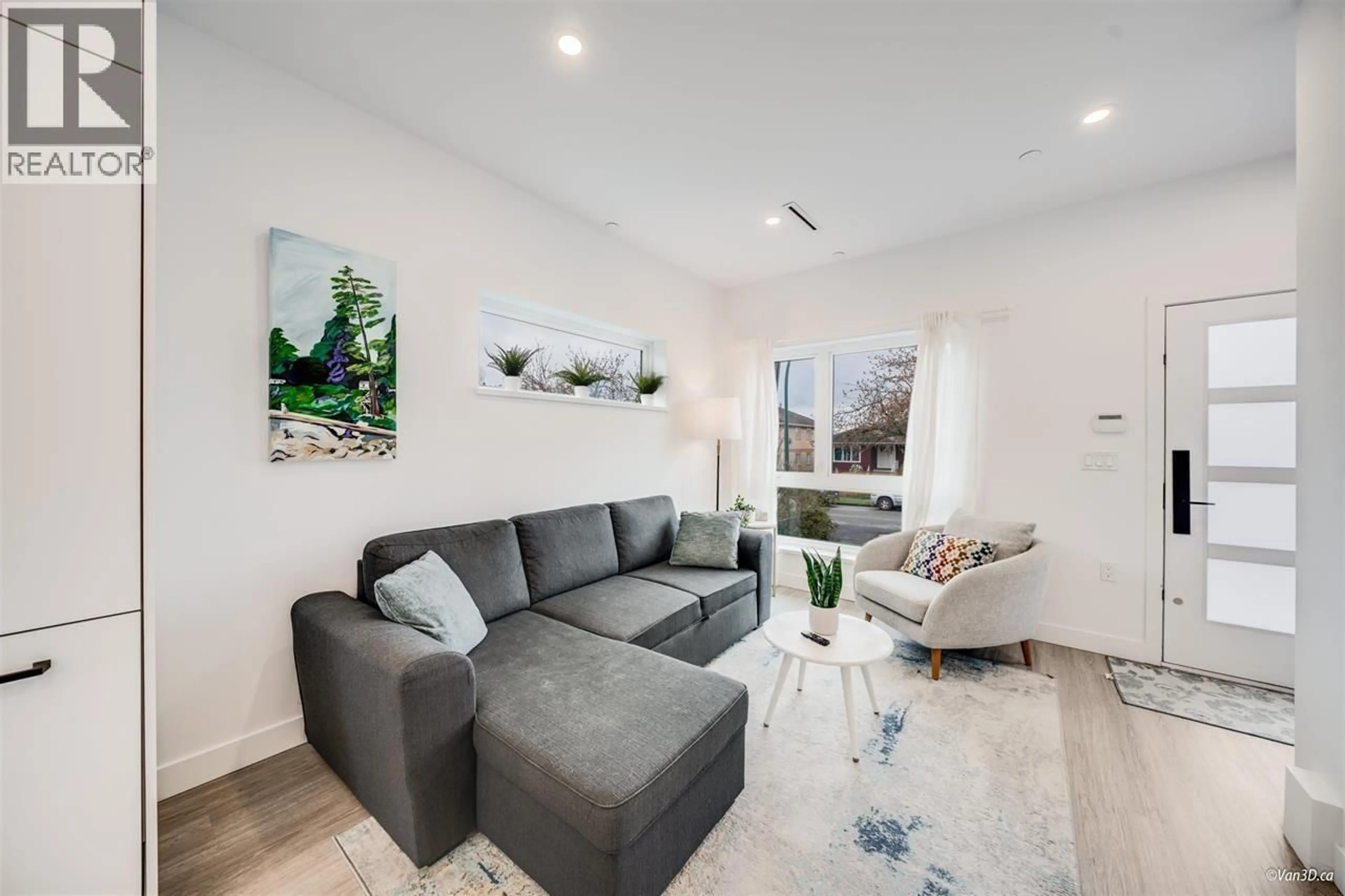 Living room with furniture, unknown for 227 57TH AVENUE, Vancouver British Columbia V5X1S6