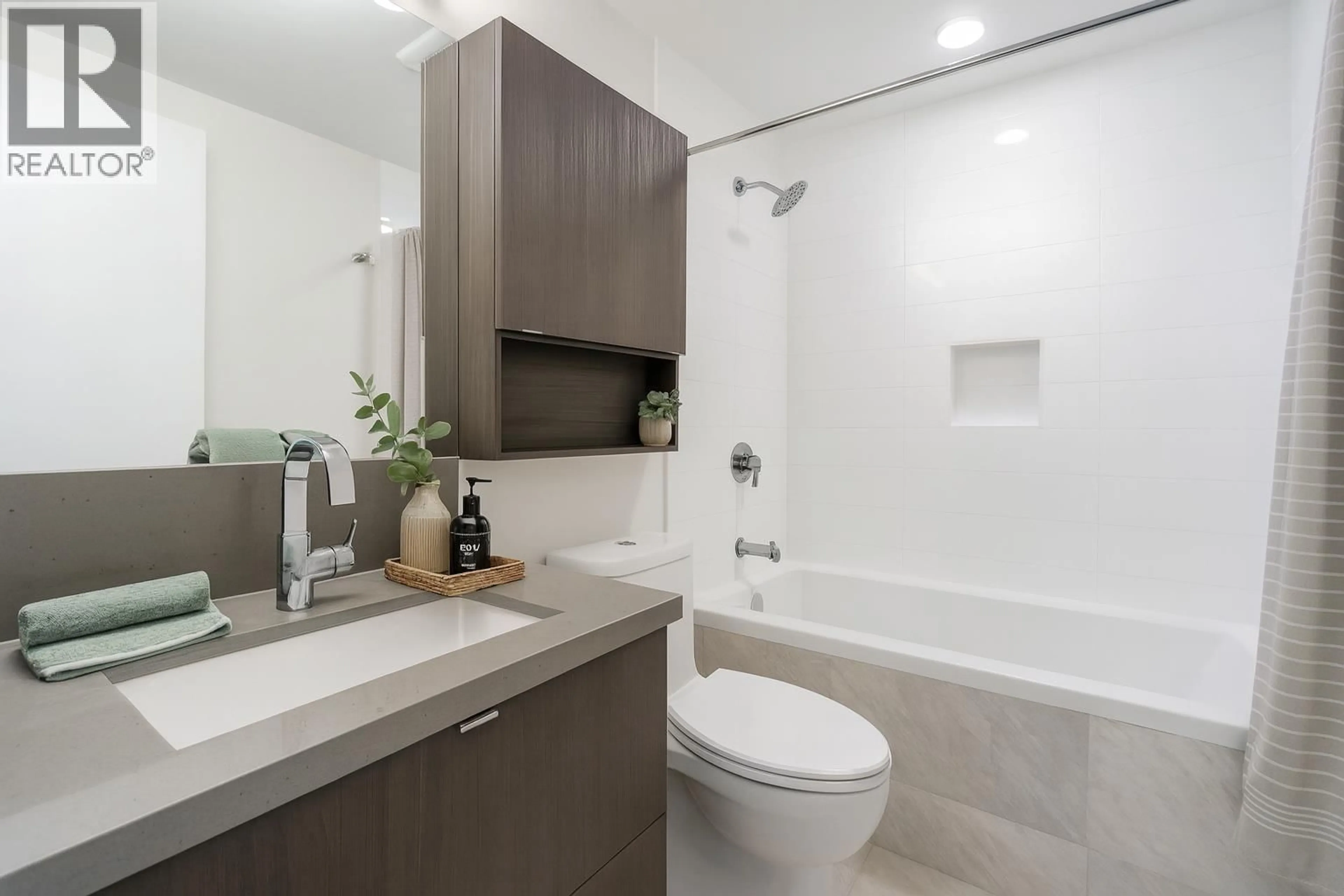 Standard bathroom, ceramic/tile floor for 2301 - 530 WHITING WAY, Coquitlam British Columbia V3J0J4