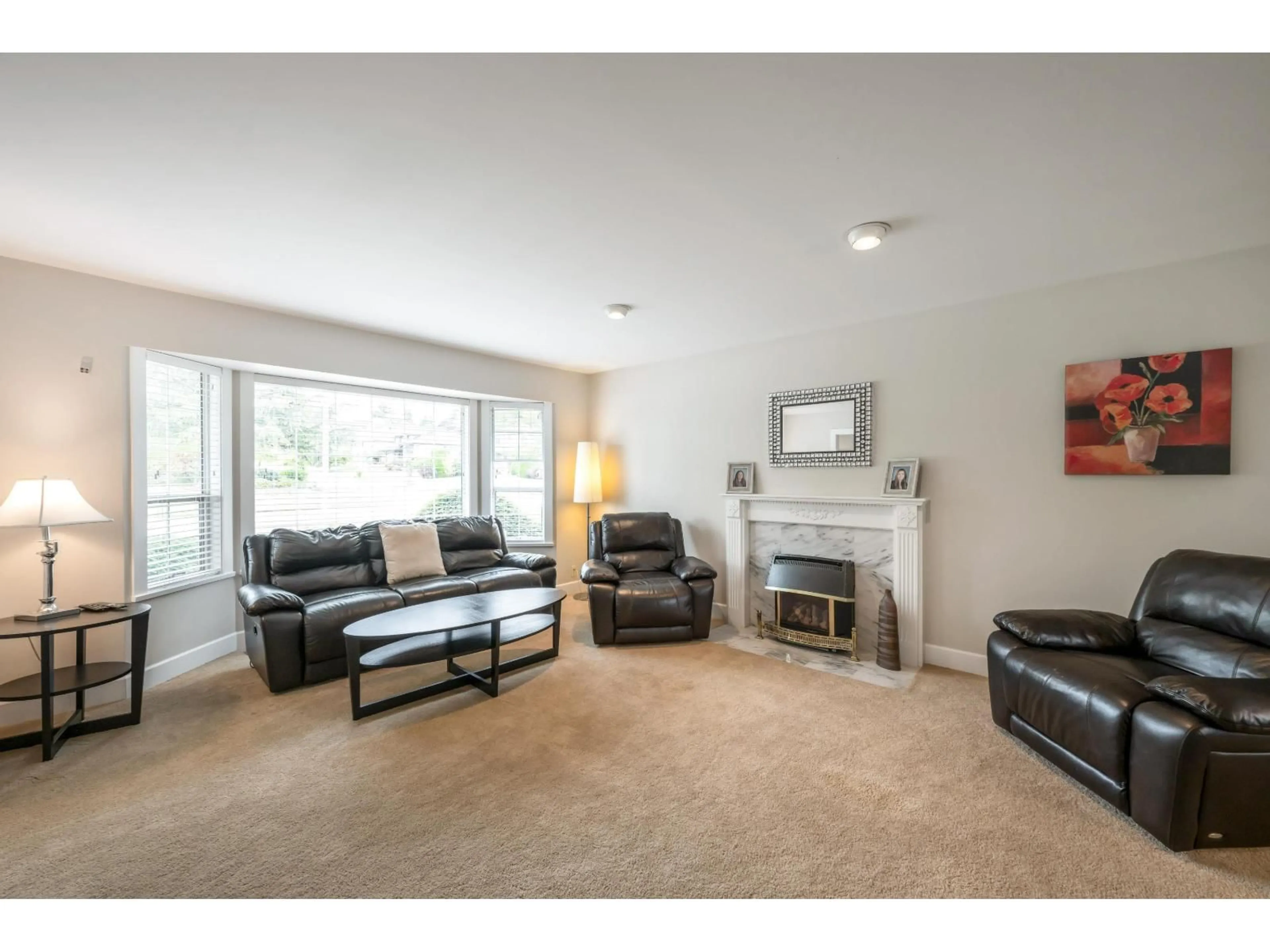 Living room with furniture, unknown for 5644 SUNRISE EAST, Surrey British Columbia V3S7M5