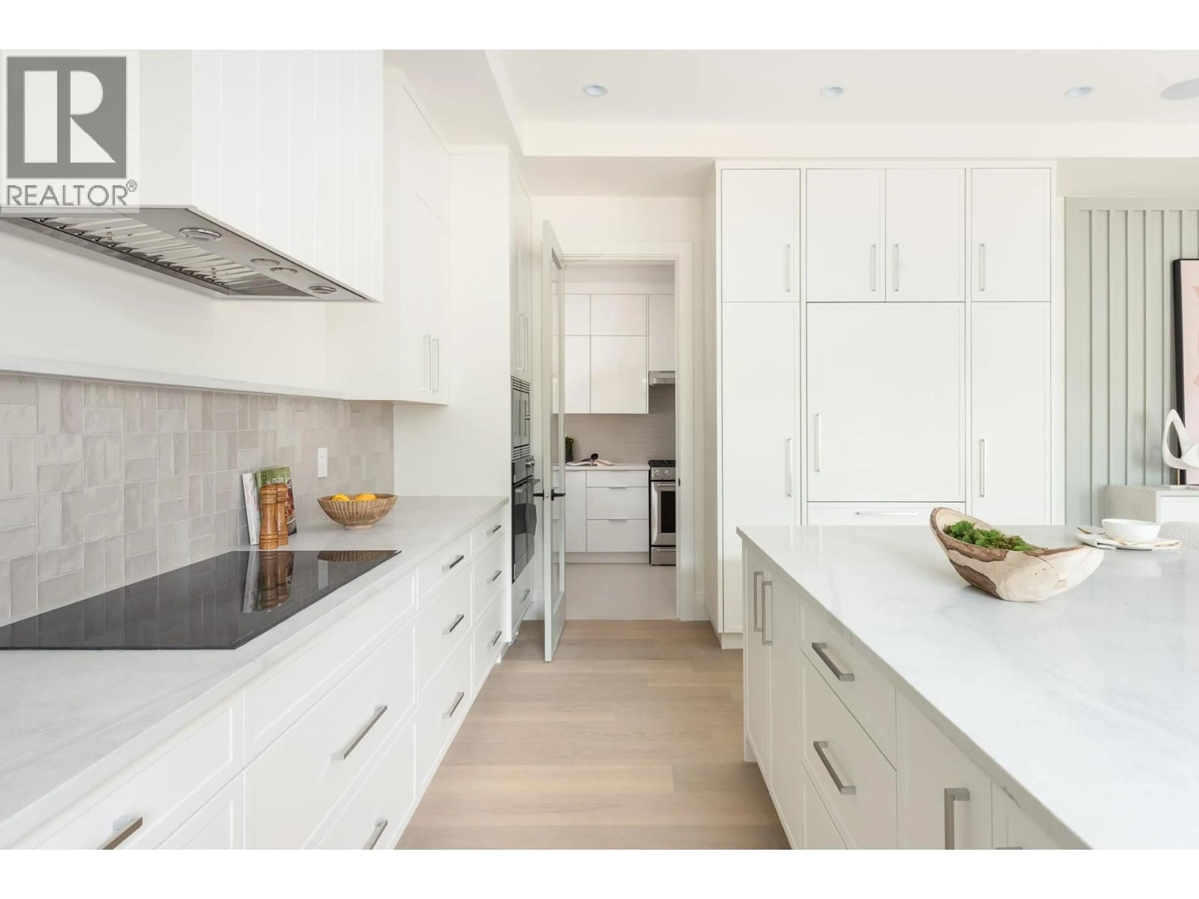 Contemporary kitchen, unknown for 615 NICOLA AVENUE, Coquitlam British Columbia V3J7W8