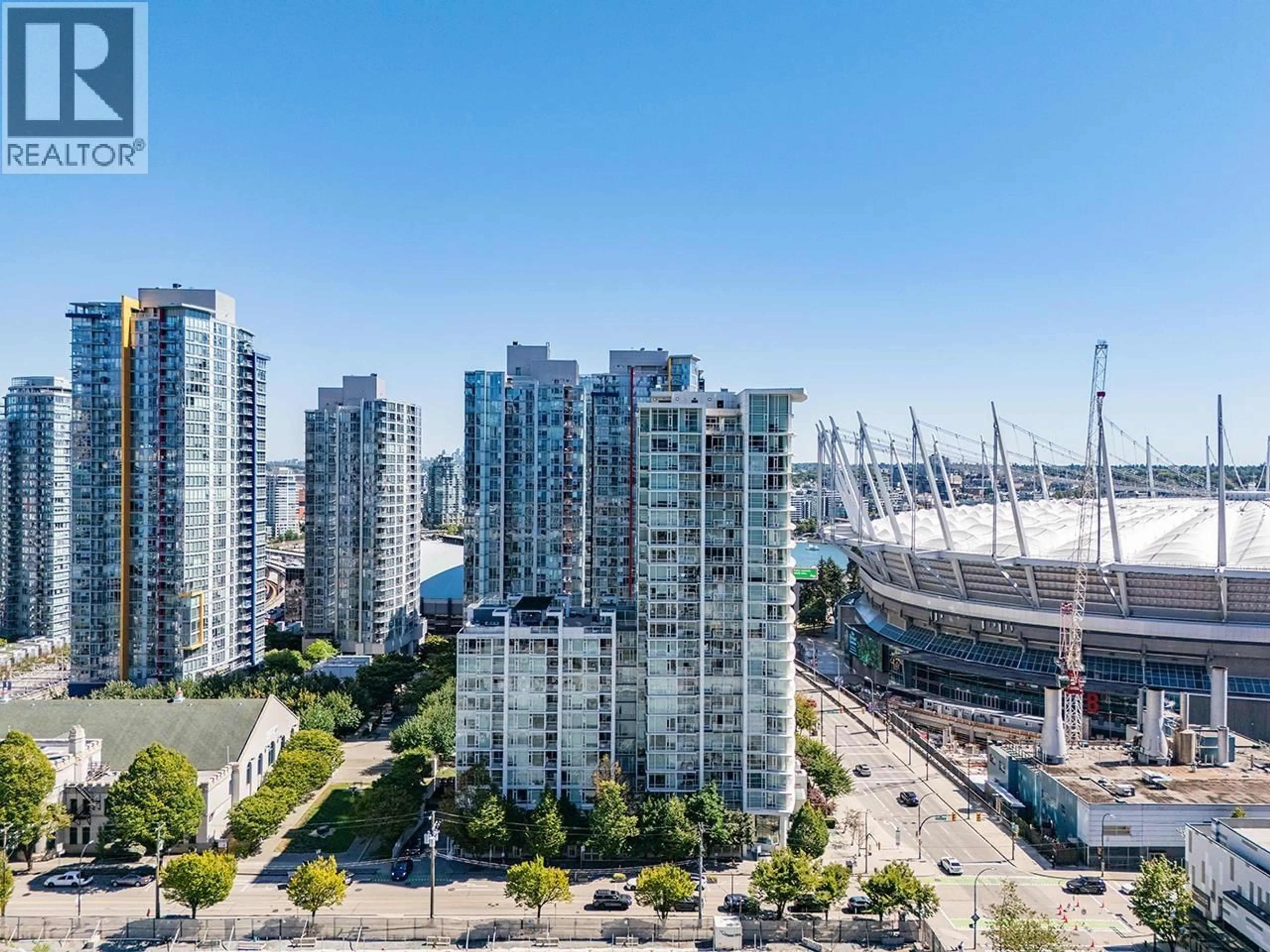 A pic from outside/outdoor area/front of a property/back of a property/a pic from drone, city buildings view from balcony for 607 - 161 GEORGIA STREET, Vancouver British Columbia V6B0K9