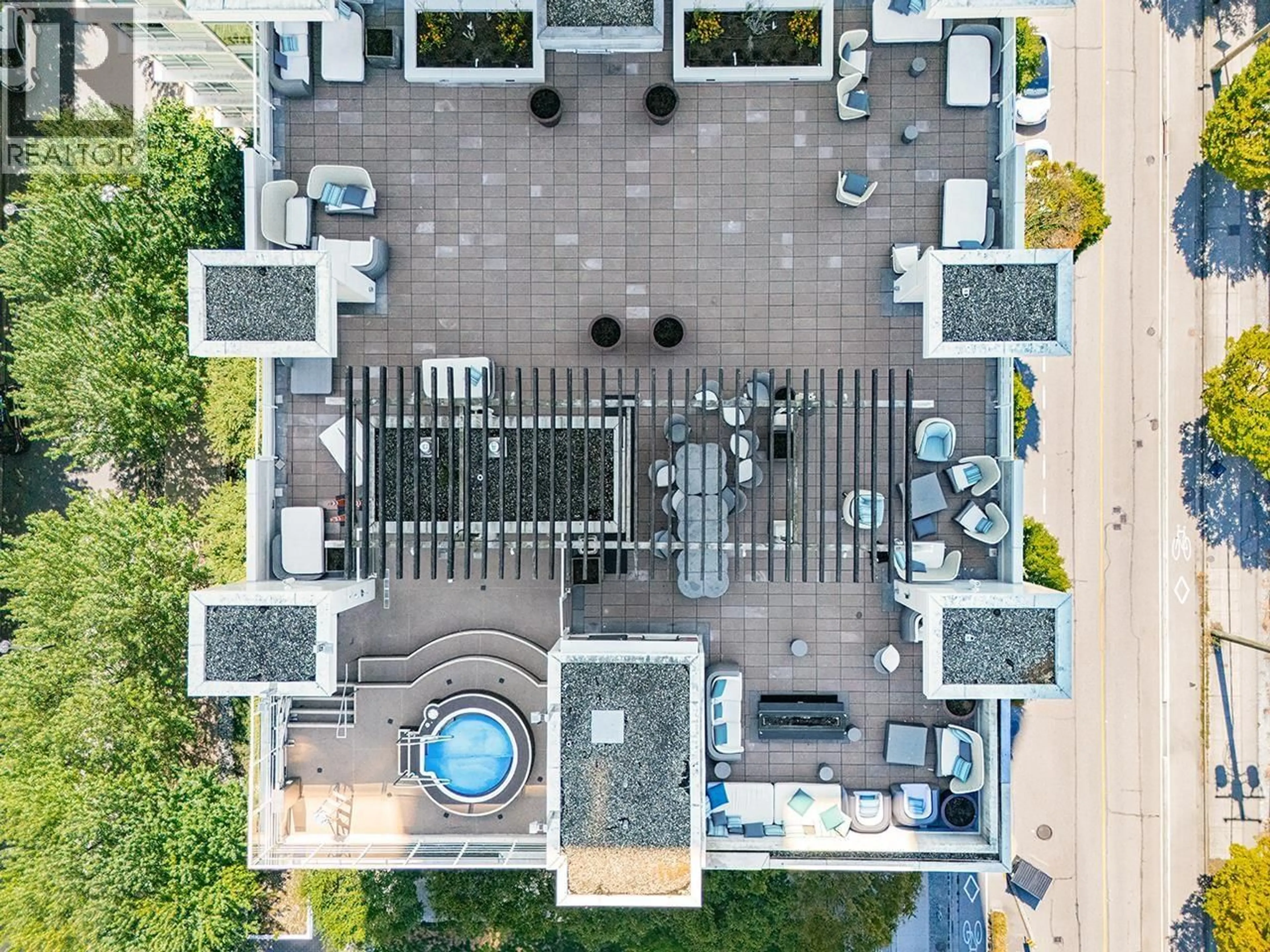 A pic from outside/outdoor area/front of a property/back of a property/a pic from drone, city buildings view from balcony for 607 - 161 GEORGIA STREET, Vancouver British Columbia V6B0K9