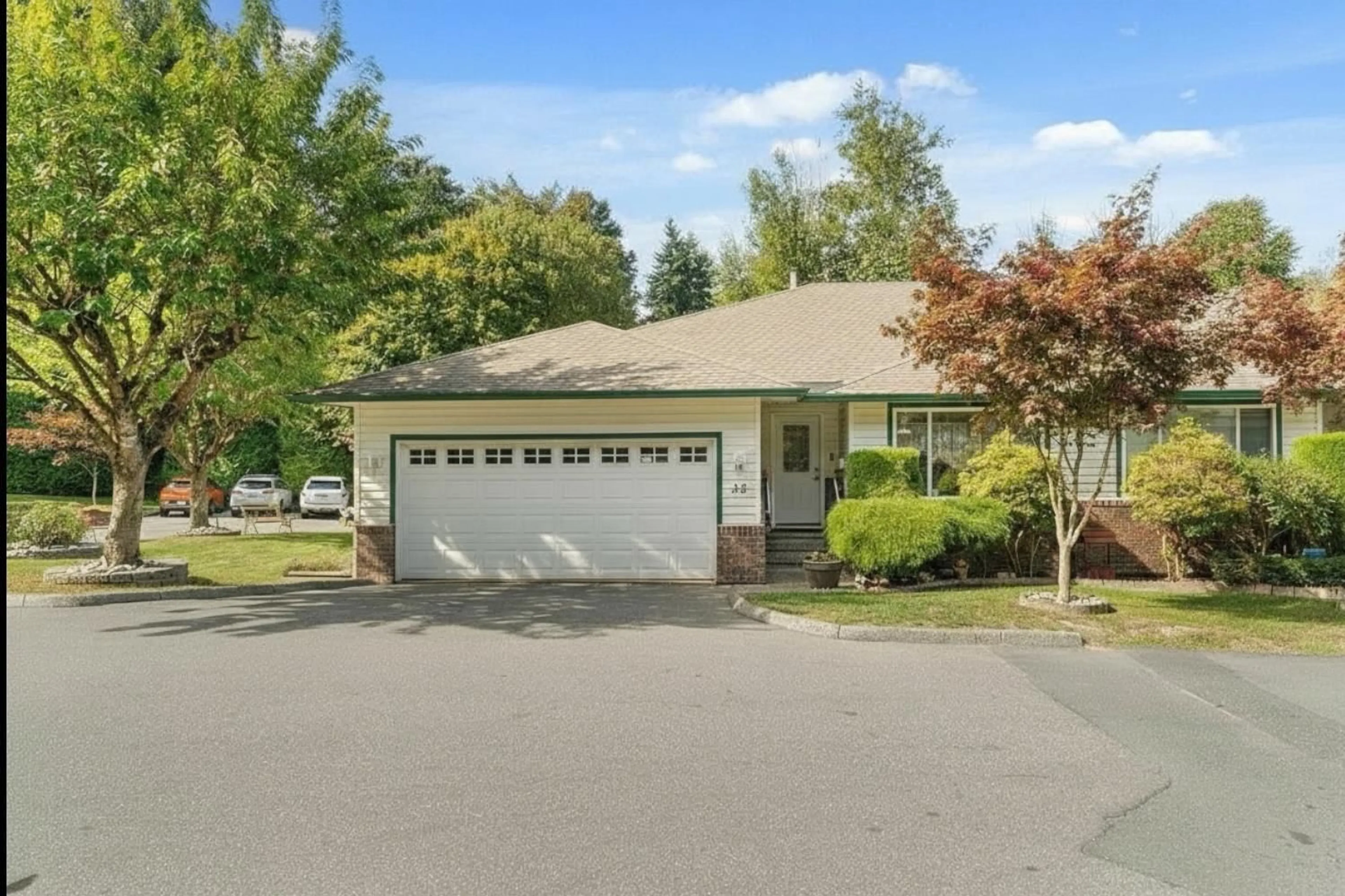 Home with vinyl exterior material, street for 35 - 34250 HAZELWOOD, Abbotsford British Columbia V2S7L4