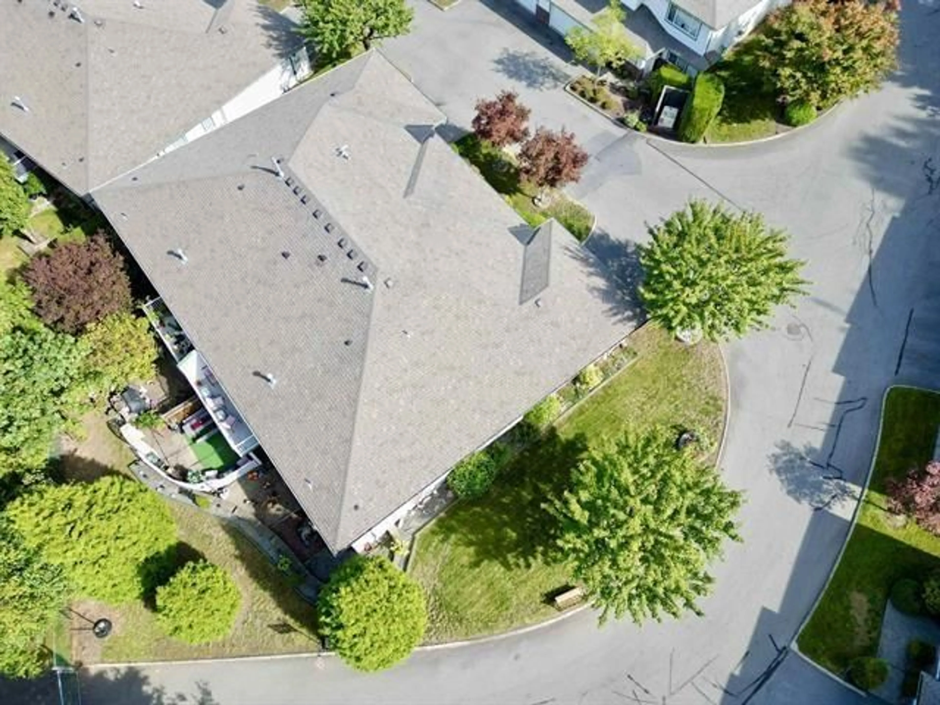 A pic from outside/outdoor area/front of a property/back of a property/a pic from drone, street for 35 - 34250 HAZELWOOD, Abbotsford British Columbia V2S7L4