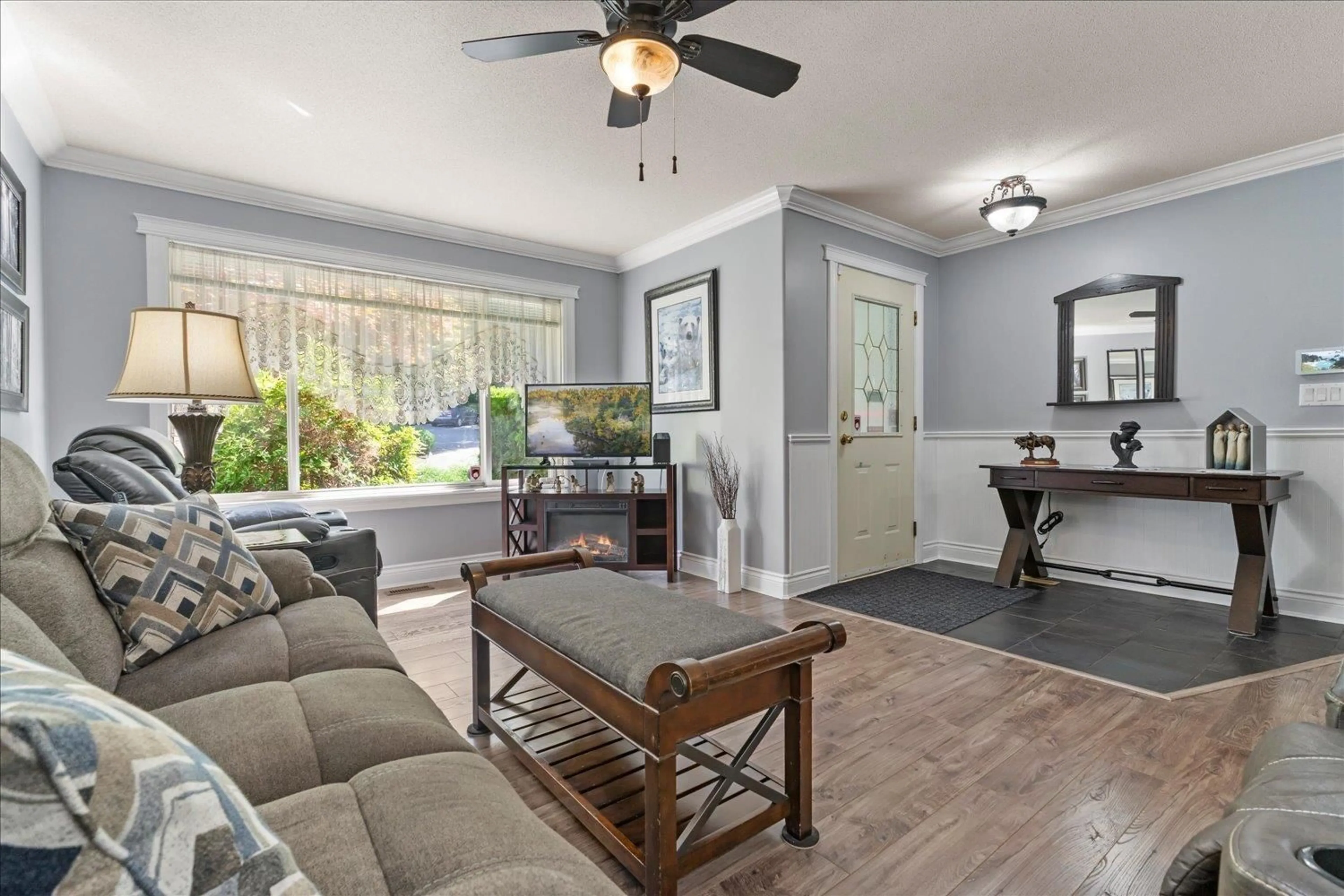 Living room with furniture, unknown for 35 - 34250 HAZELWOOD, Abbotsford British Columbia V2S7L4