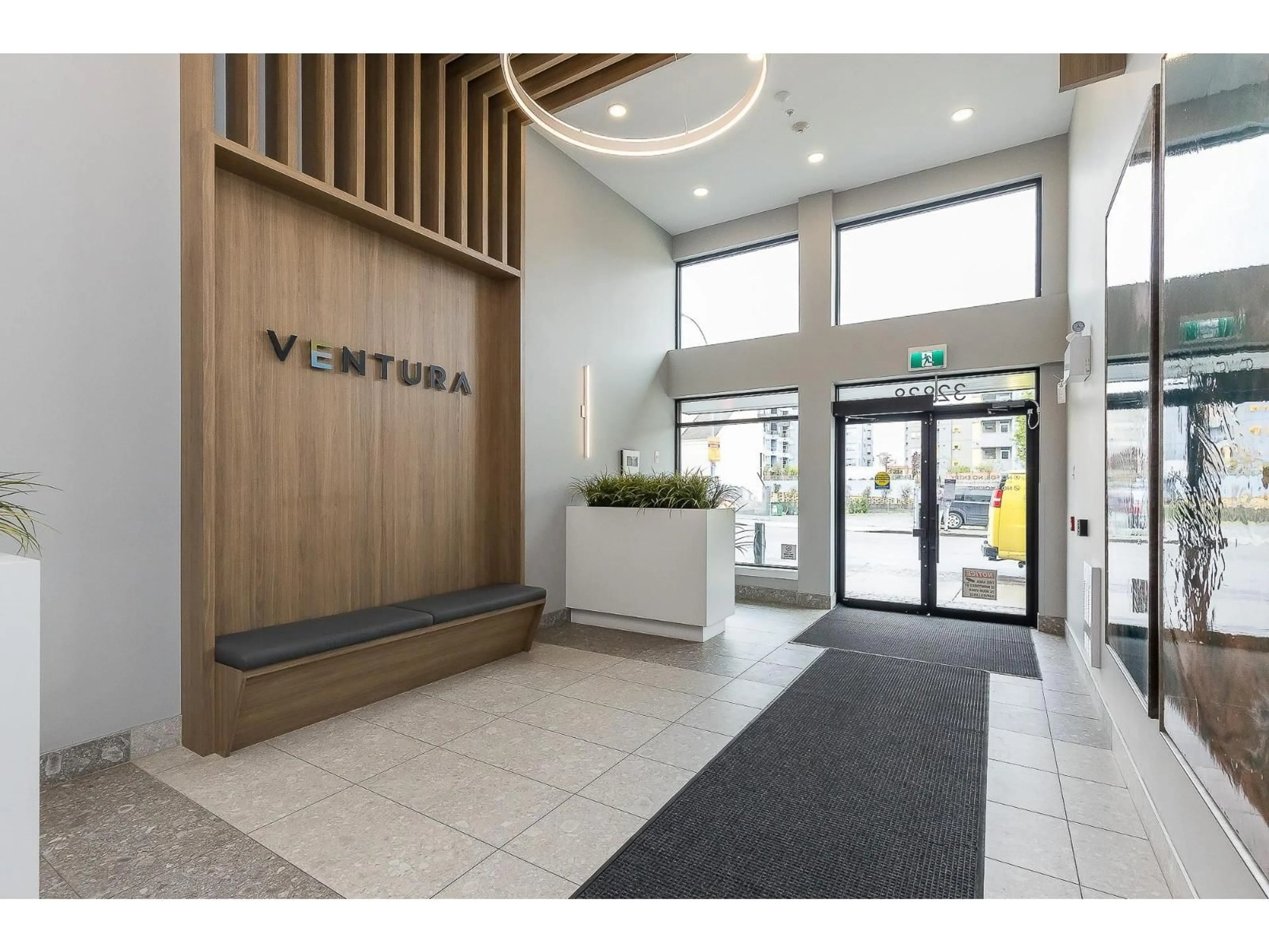 Indoor foyer for 408 - 32838 VENTURA, Abbotsford British Columbia V2S0M5
