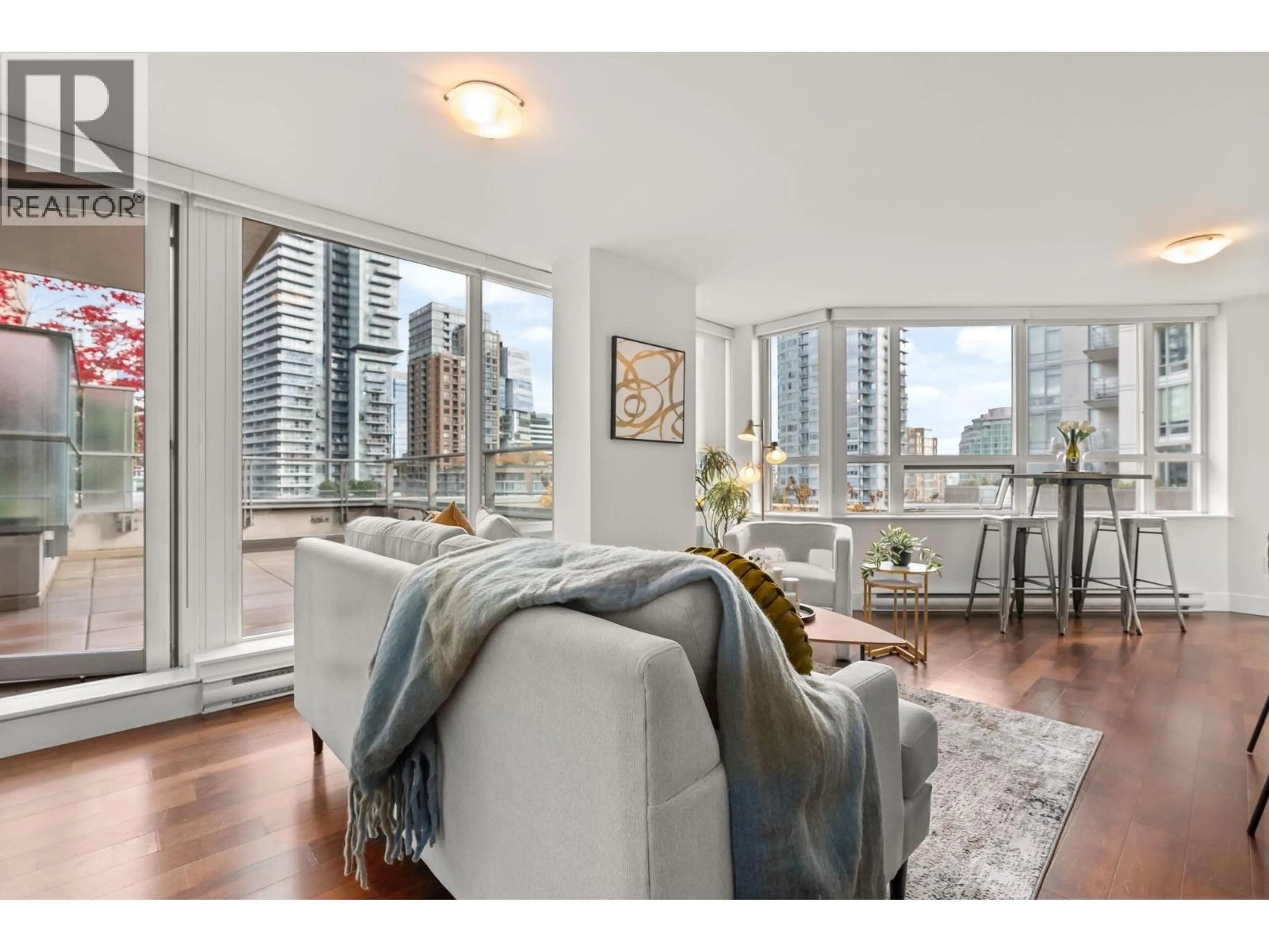 A pic of a room for 907 - 565 SMITHE STREET, Vancouver British Columbia V6B0E4