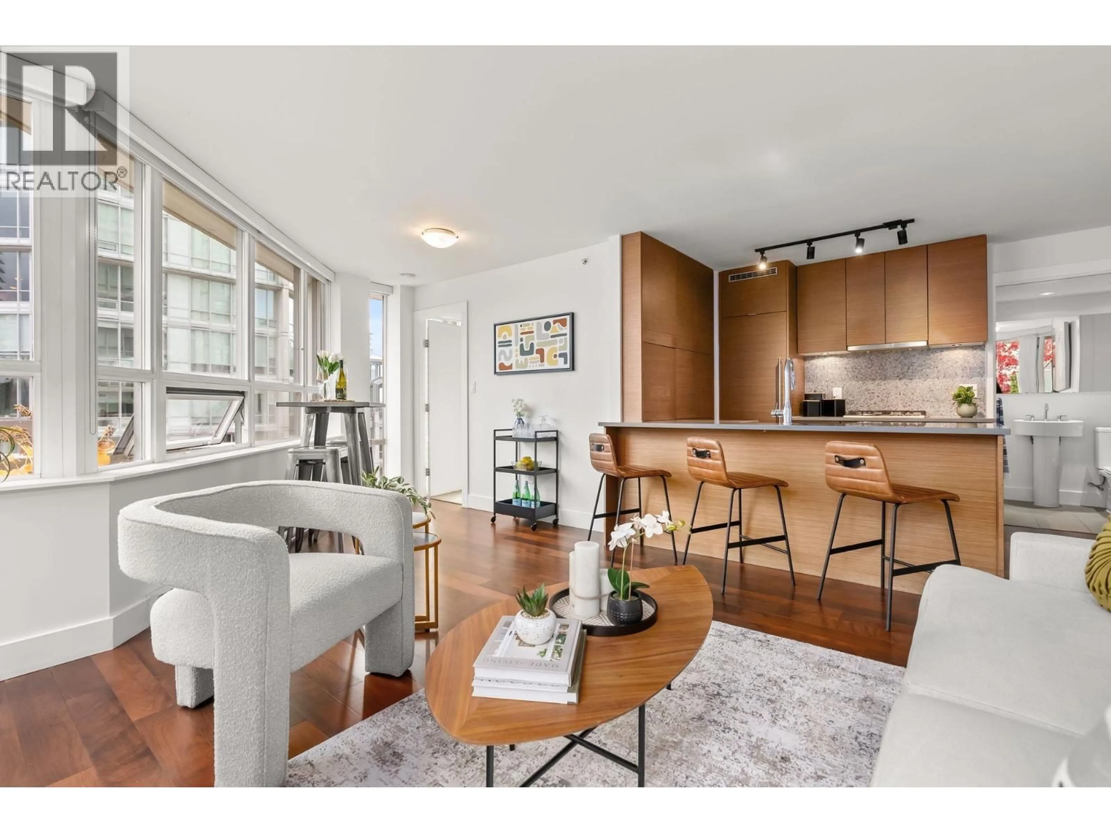 Open concept kitchen, wood/laminate floor for 907 - 565 SMITHE STREET, Vancouver British Columbia V6B0E4