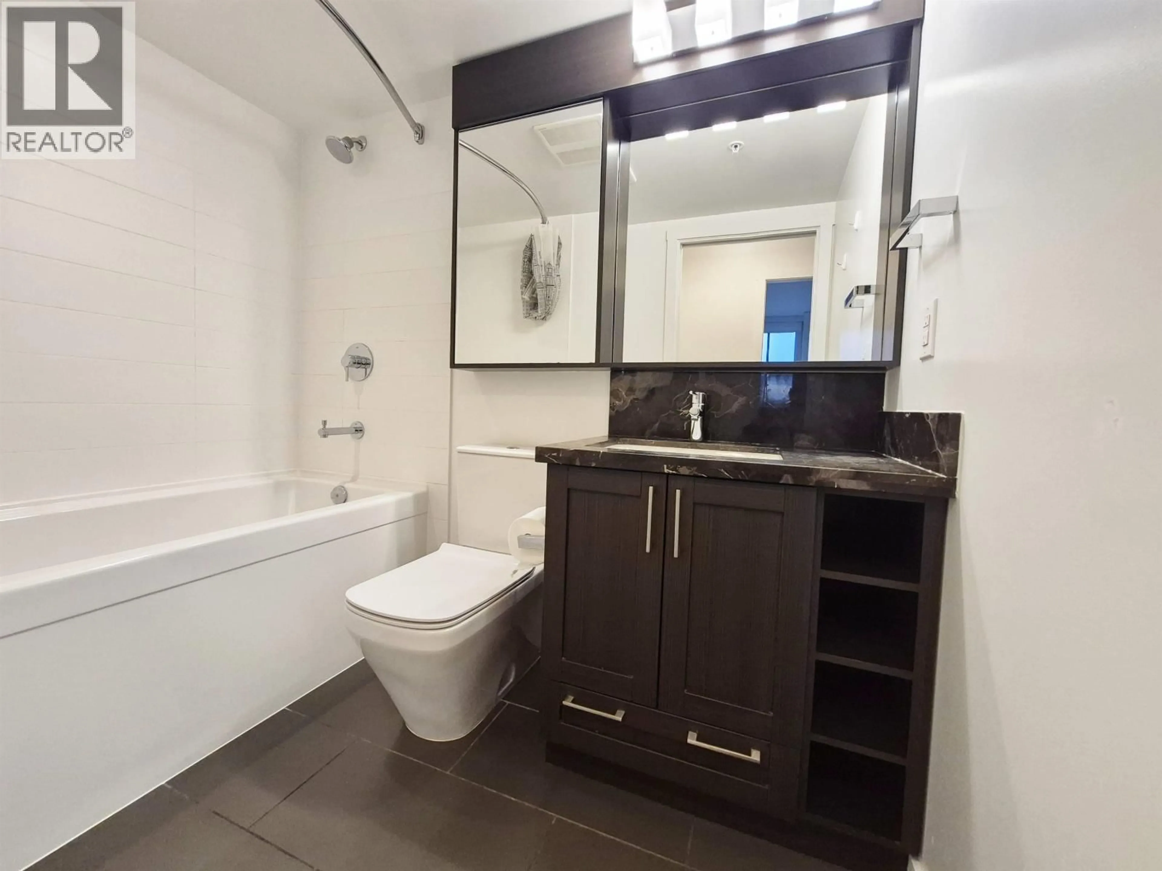 Standard bathroom, ceramic/tile floor for 1057 - 5515 BOUNDARY ROAD, Vancouver British Columbia V5R0E3