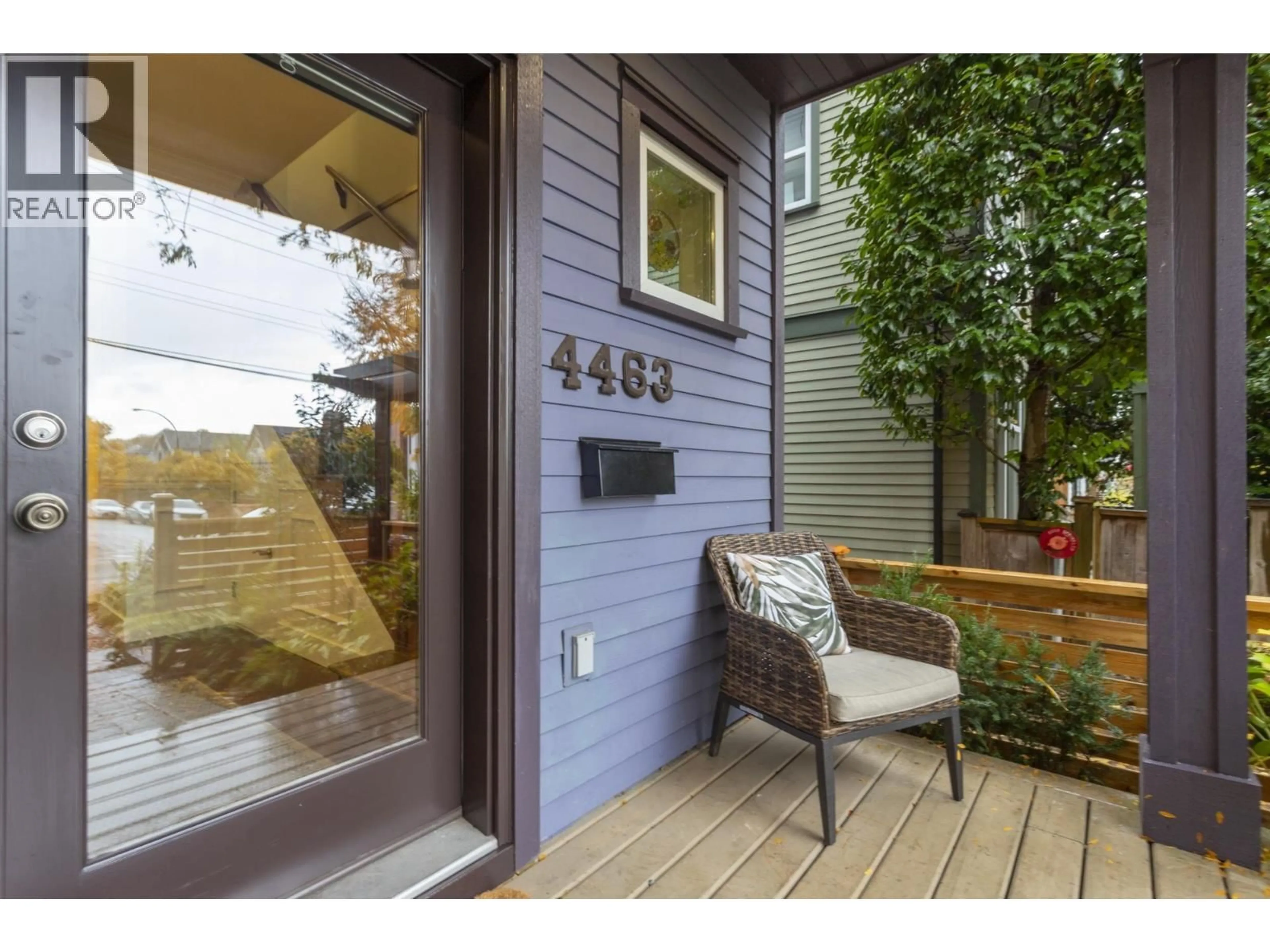 Indoor entryway for 4463 WELWYN STREET, Vancouver British Columbia V5N3Z3