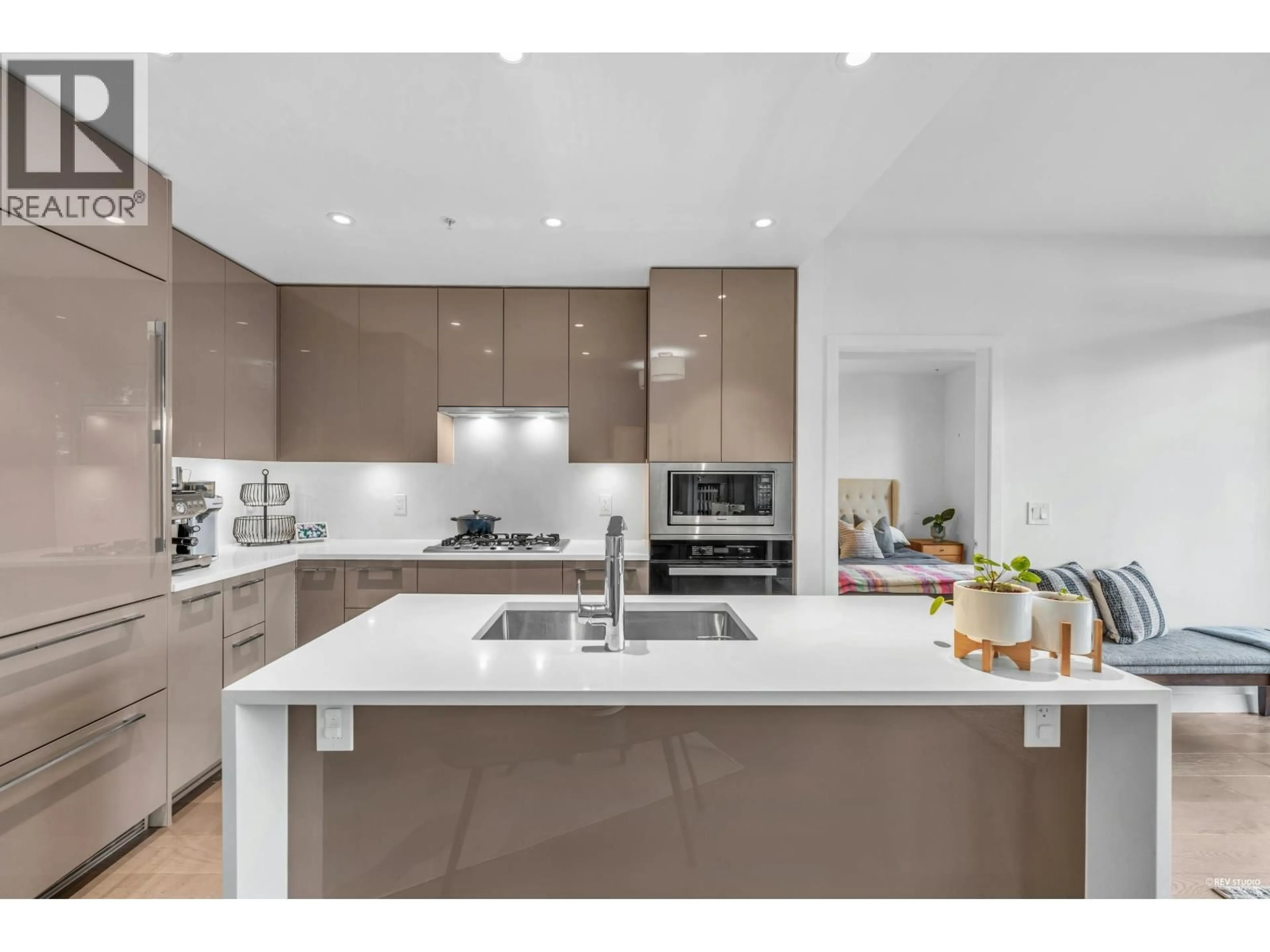 Contemporary kitchen, ceramic/tile floor for 107 - 5189 CAMBIE STREET, Vancouver British Columbia V5Z0J4