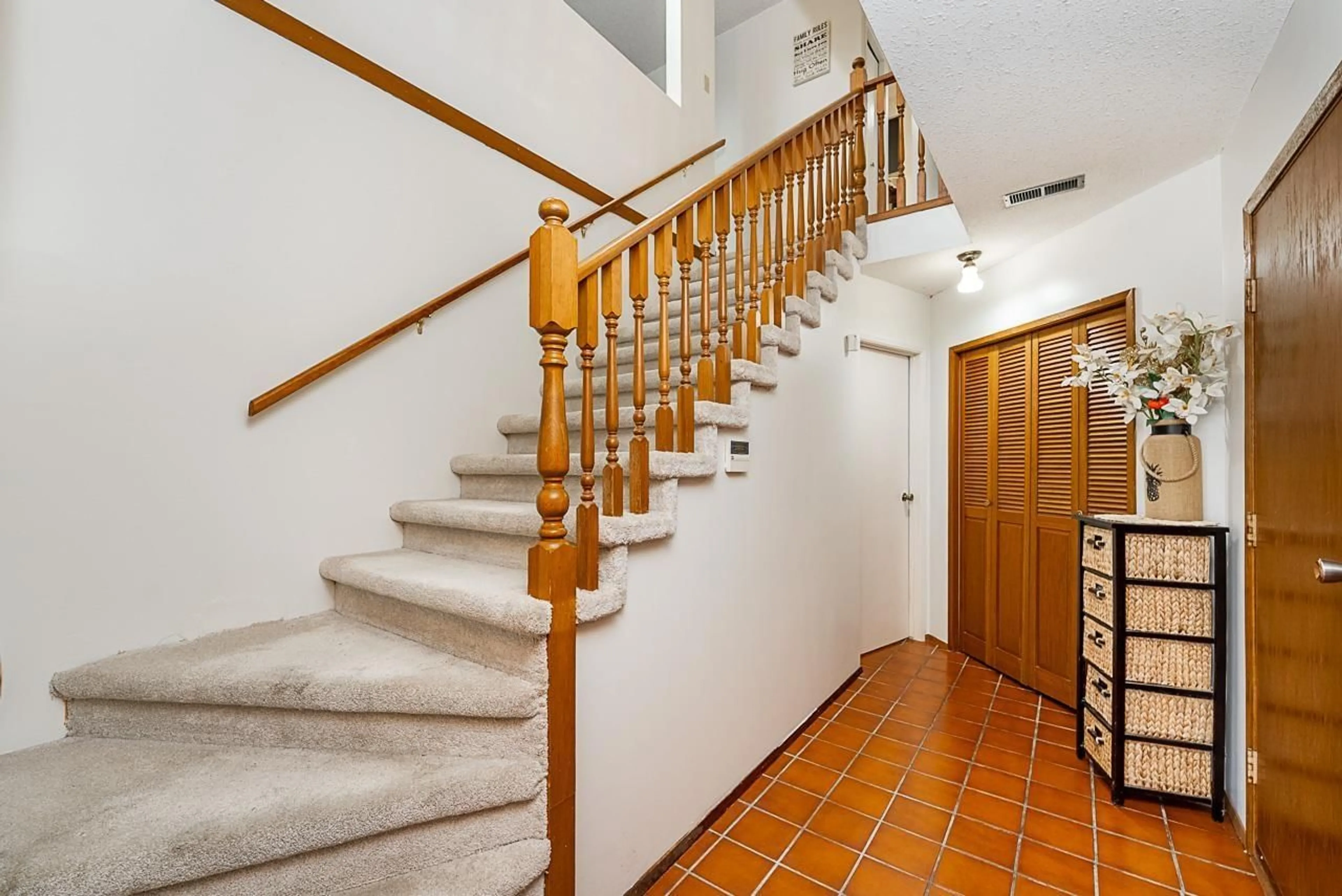 Stairs for 34686 ST MATTHEWS, Abbotsford British Columbia V2S5L3