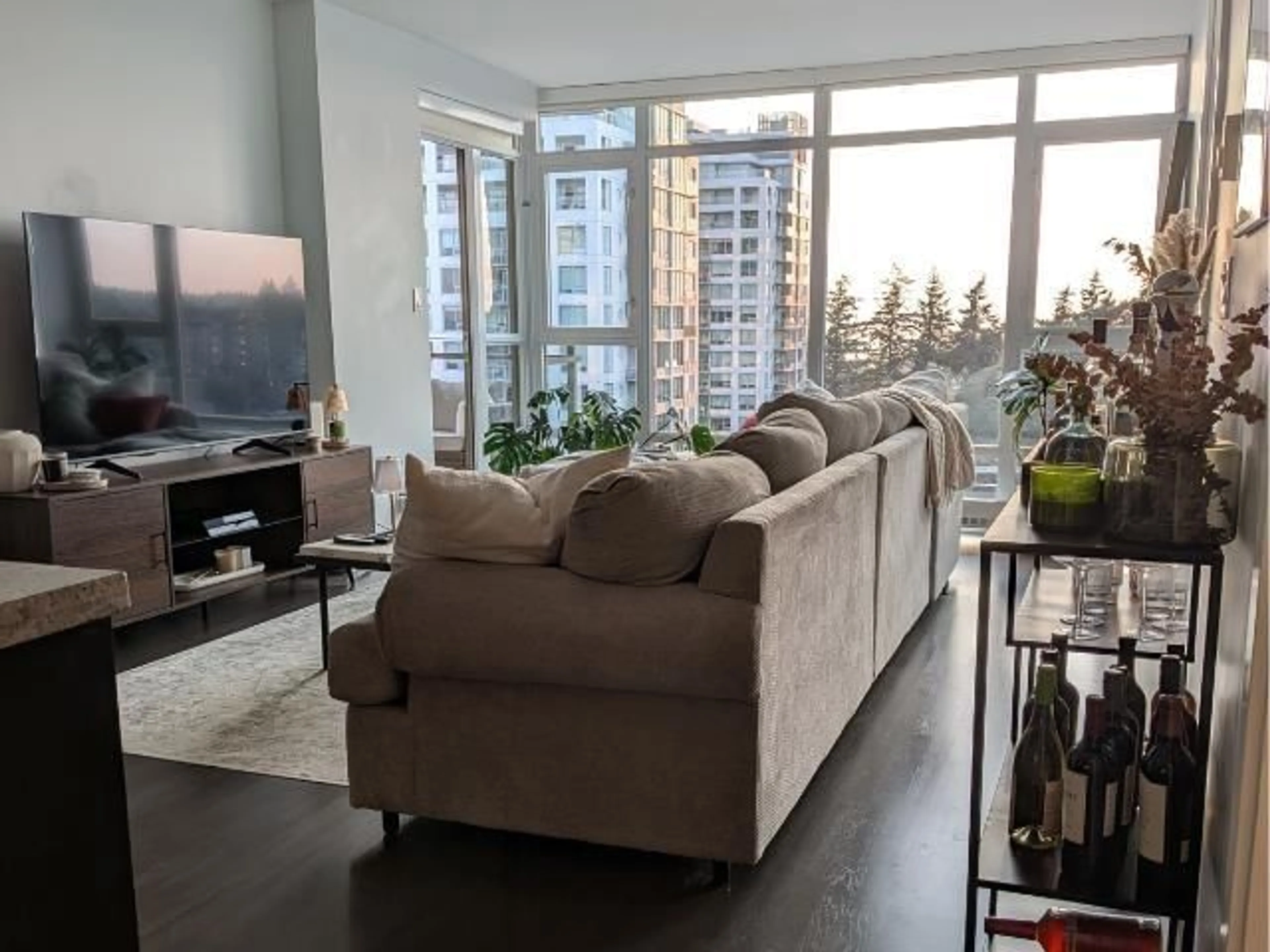 Living room with furniture, unknown for 1201 - 1455 GEORGE, White Rock British Columbia V4B0A9