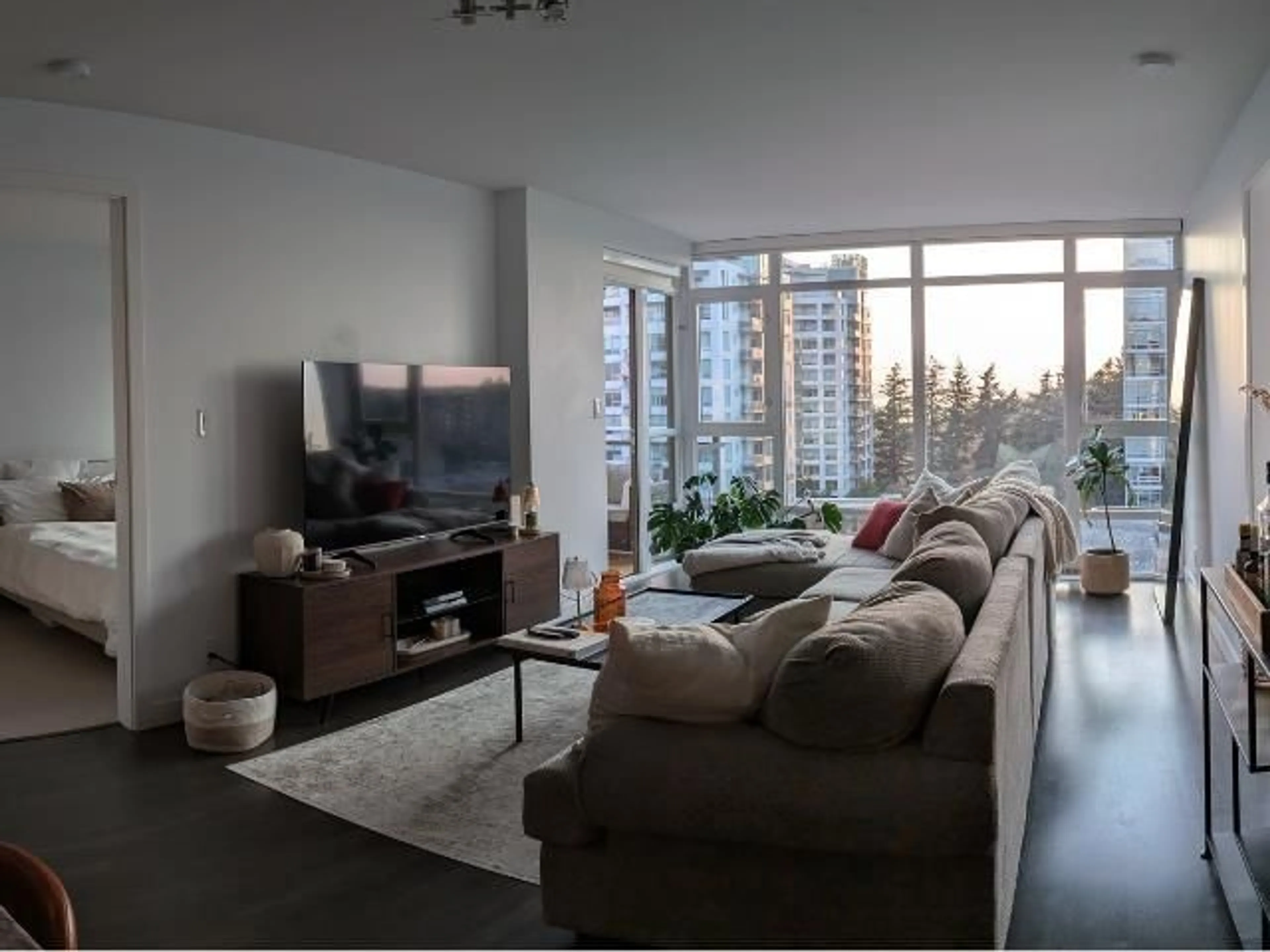 Living room with furniture, unknown for 1201 - 1455 GEORGE, White Rock British Columbia V4B0A9