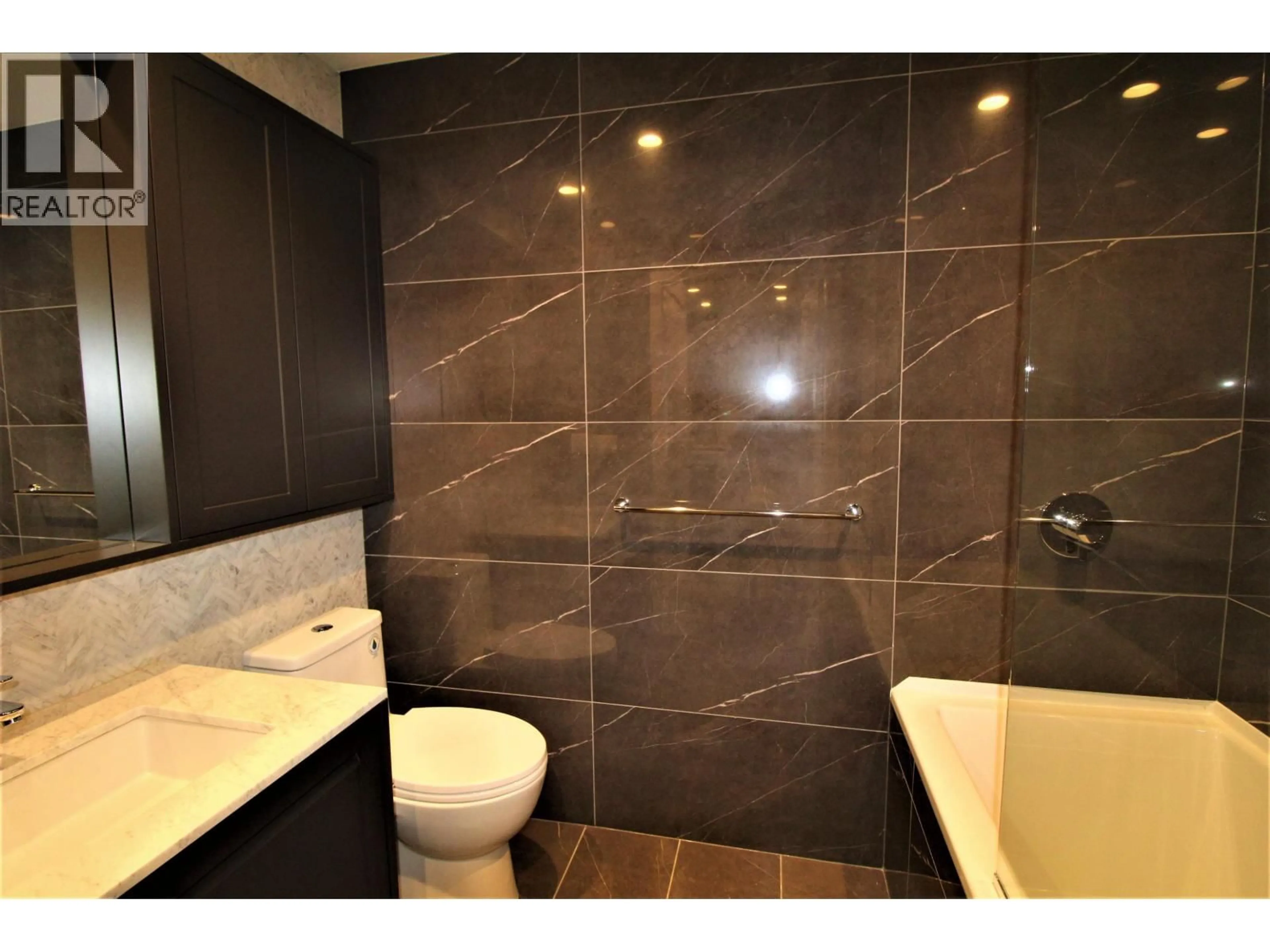 Standard bathroom, ceramic/tile floor for 206 - 5733 ALBERTA STREET, Vancouver British Columbia V5Y0M3
