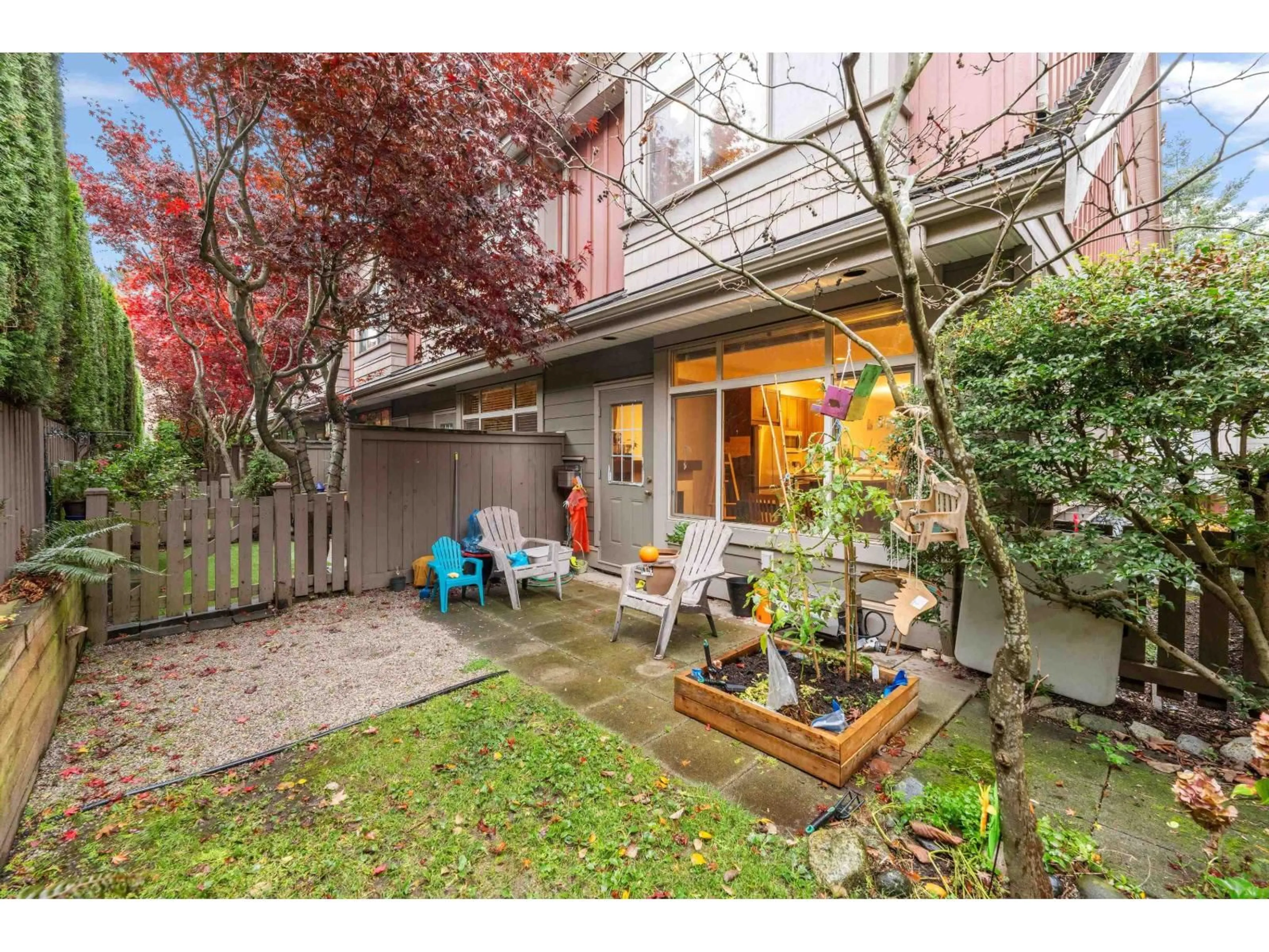 Patio, street for 42 - 15151 34, Surrey British Columbia V3Z4P5
