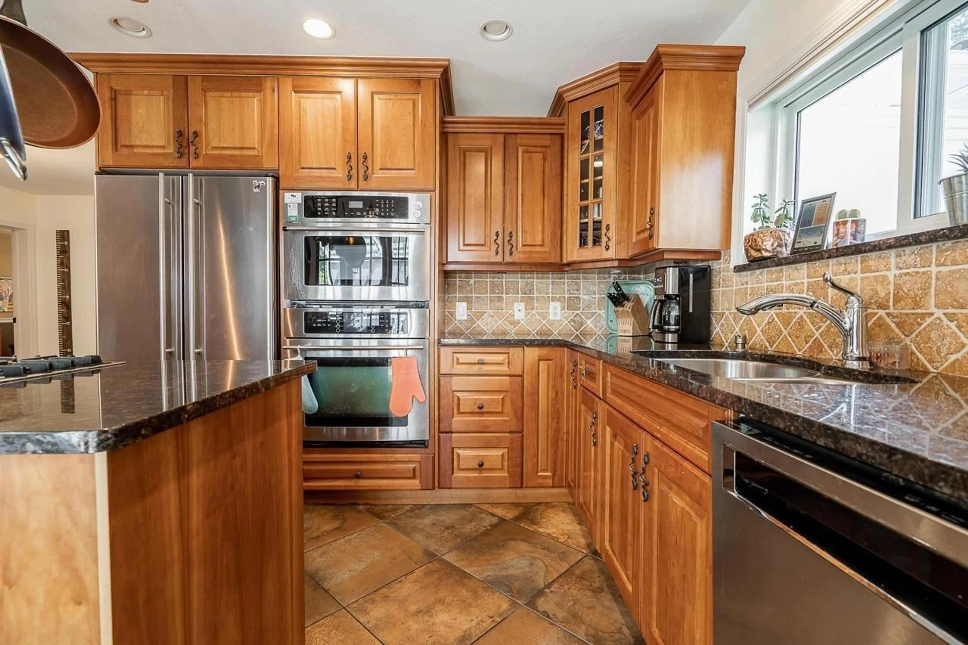 Unknown for 20383 41, Langley British Columbia V3A5N1