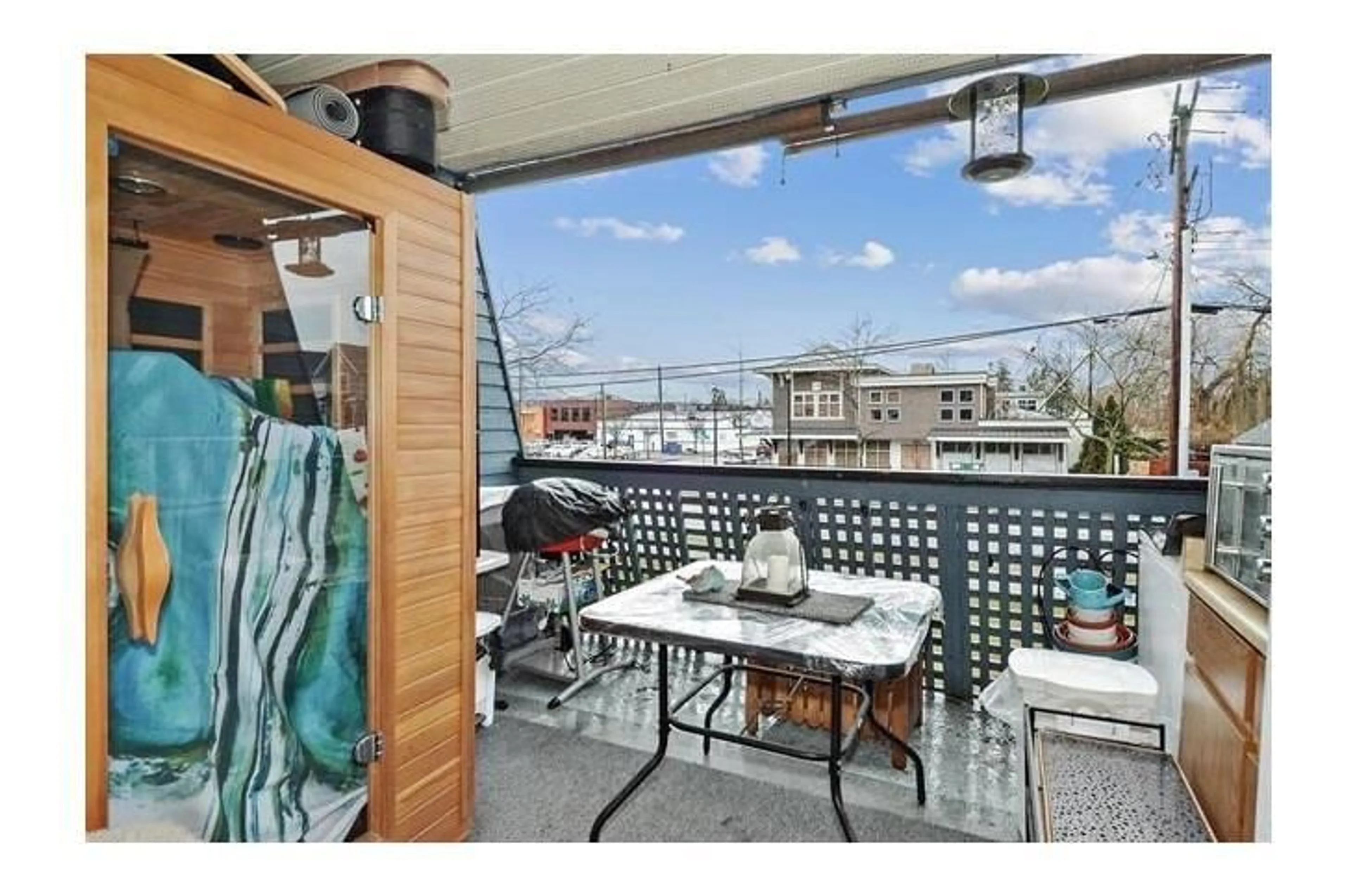 Patio, water/lake/river/ocean view for 105 - 17661 58A, Surrey British Columbia V3S1N4